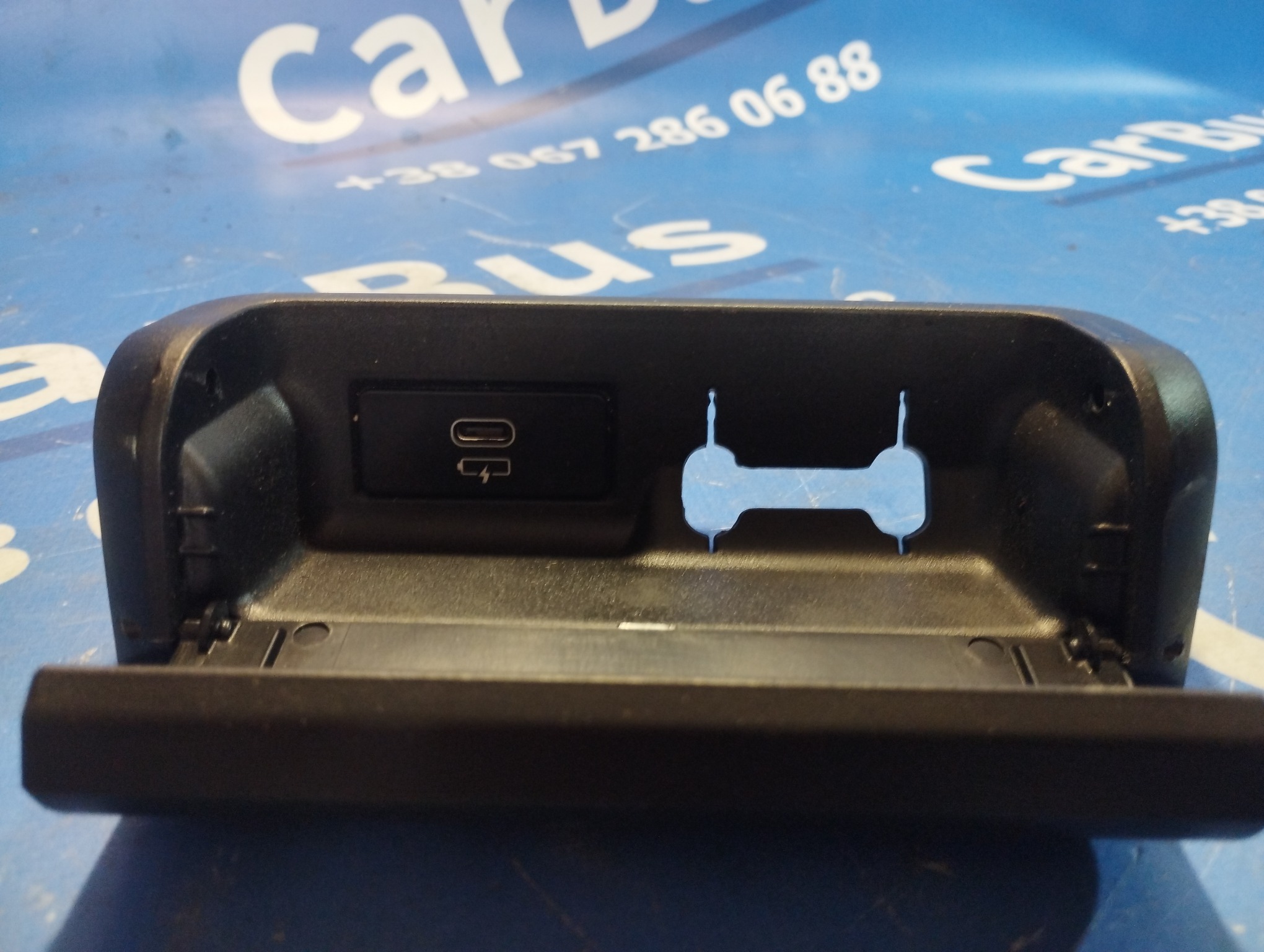 USB блок BMW X7 G07 (2018-2022) - 1