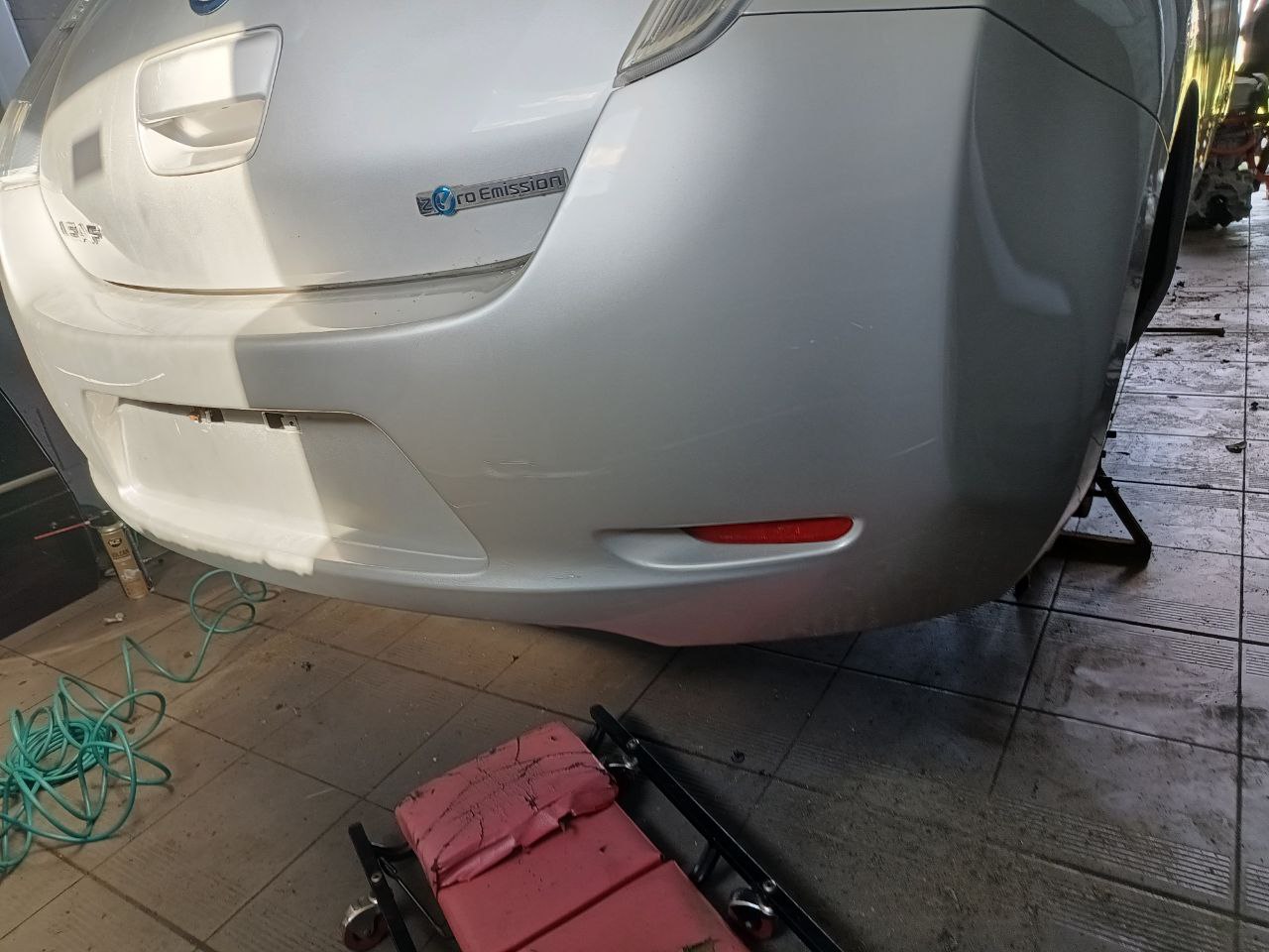 Бампер задний Nissan LEAF I 2010-2017 - 1
