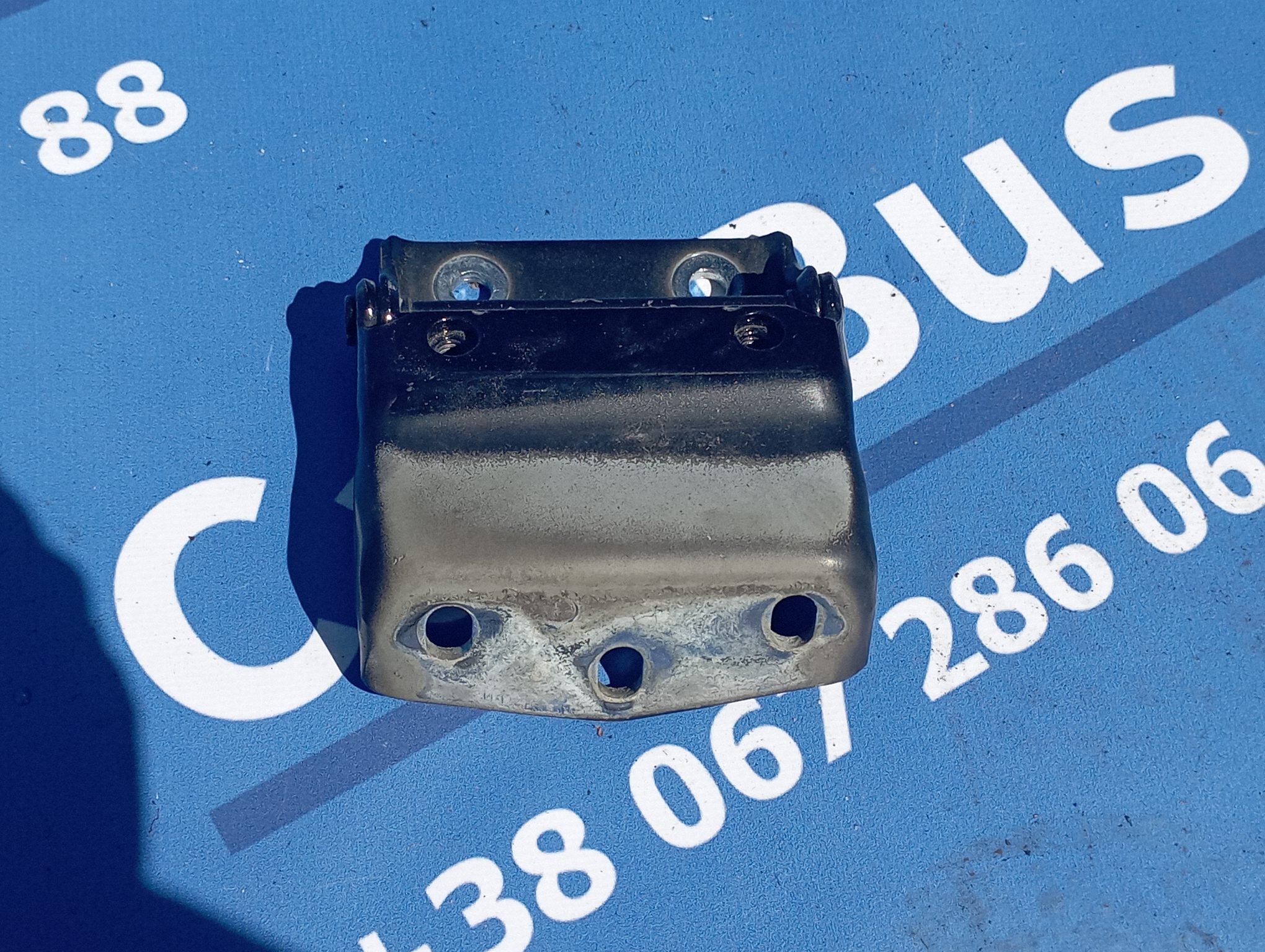 Петля кришки (двері) багажника Mercedes-Benz Vito W 639 (2010-2014) рестайл - 1