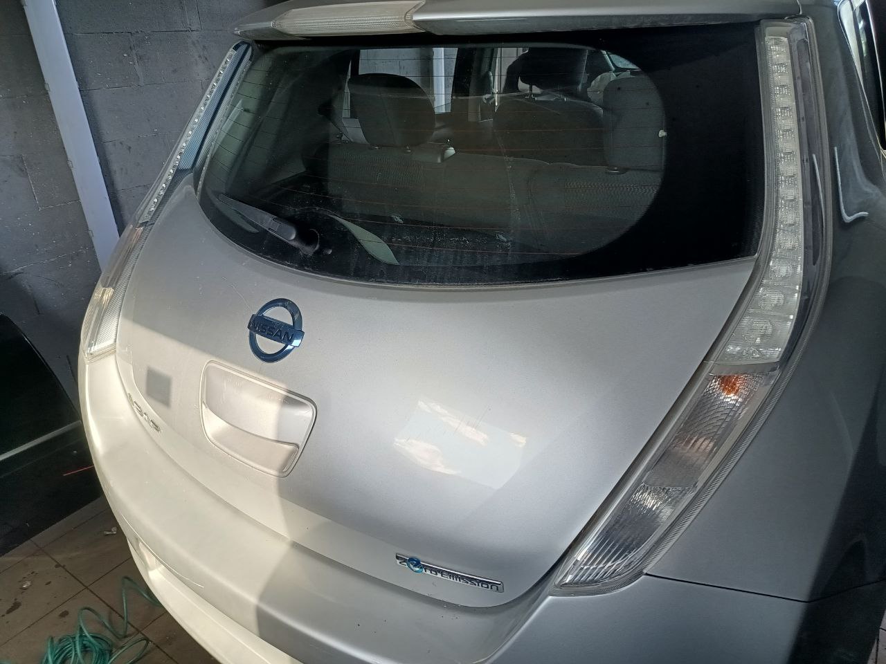 Кришка багажника (двері) Nissan LEAF I 2010-2017 - 1