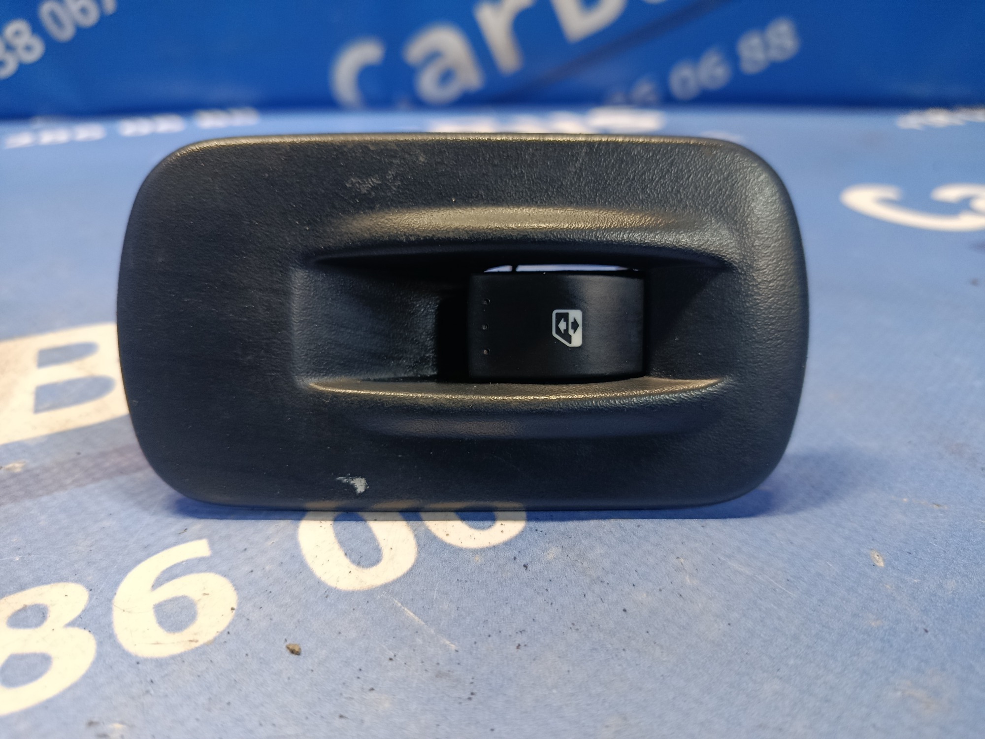 Кнопка склопідйомника Renault Trafic II, Opel Vivaro II, Nissan Primastar II (2006-2014) рестайл - 1