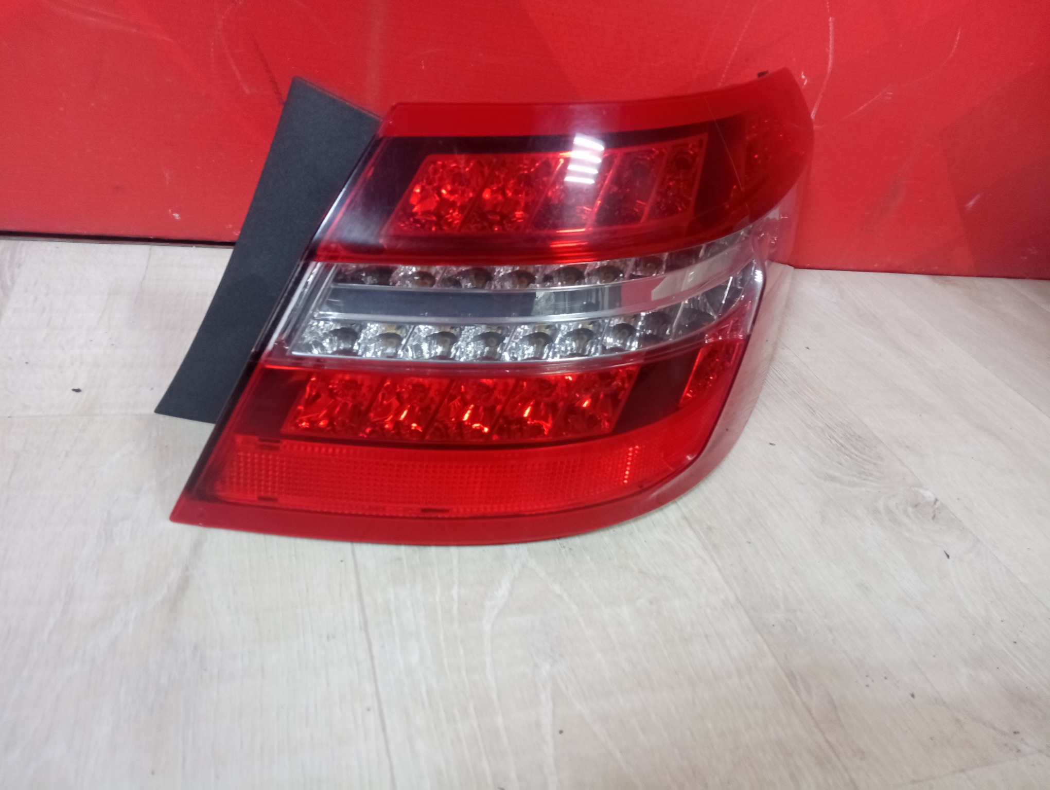 Ліхтар задній правий E-class W212 - 1