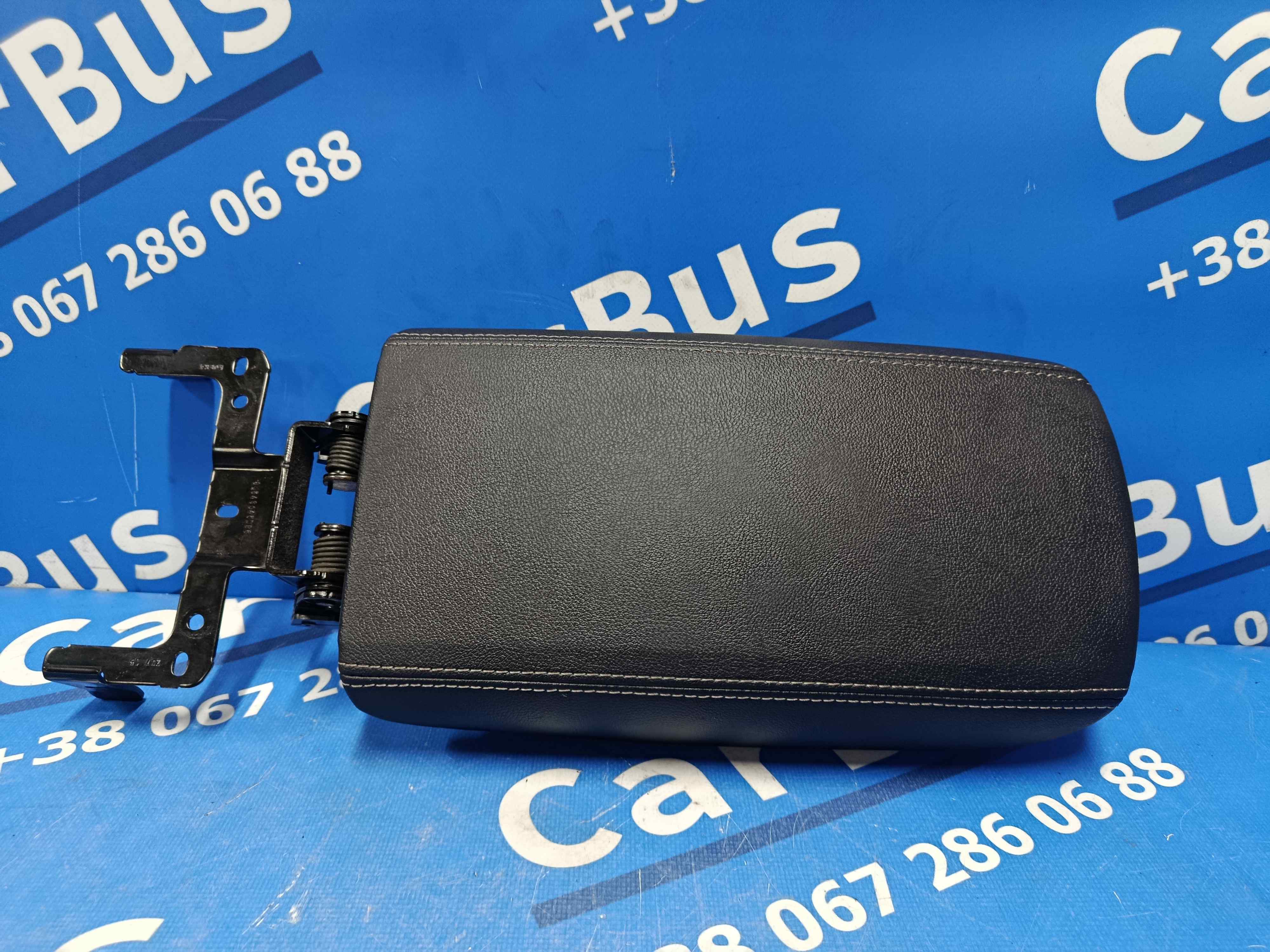 Подлокотник Ford Escape 3 FL ( 2012 - 2019 ) - 1