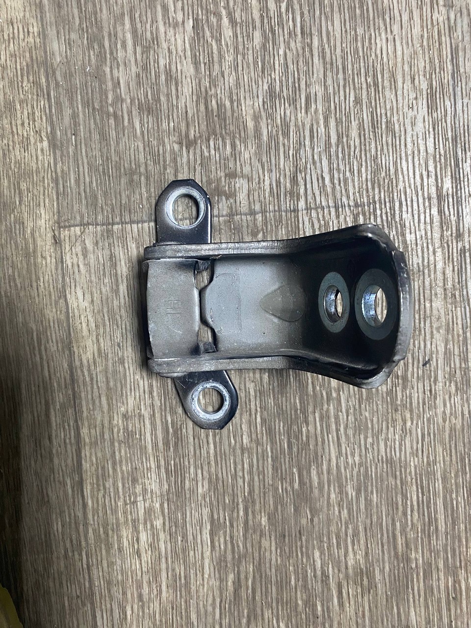 Петля Nissan Rogue 2014-2020 - 1