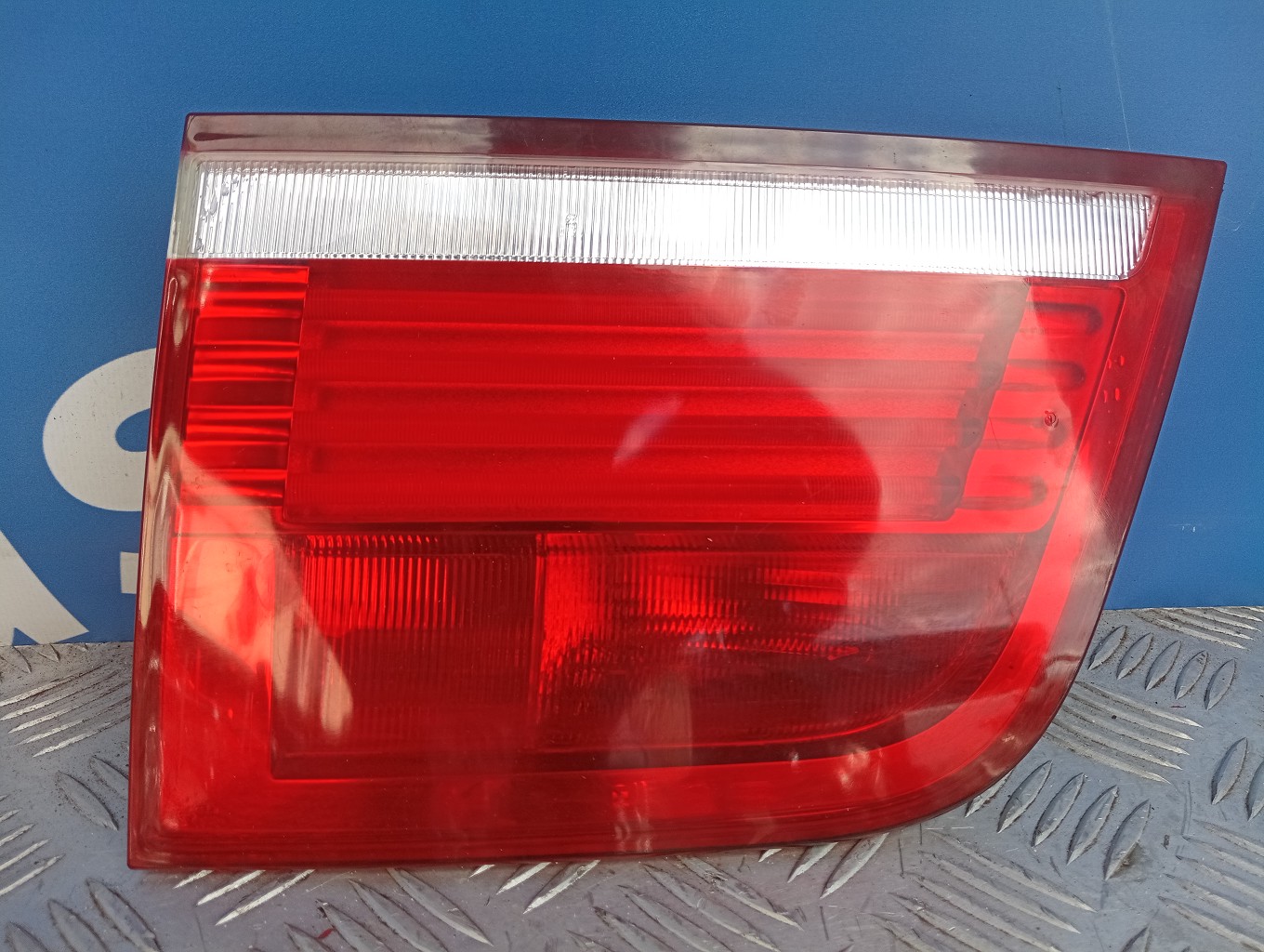Ліхтар кришки багажника лівий BMW X5 E70 (2007-2010) дорестайл - 1