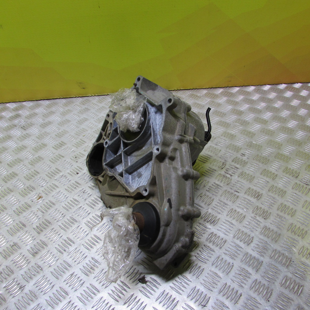 Раздаточная коробка (раздатка) BMW X5 E70 (2010-2013) рестайл - 1