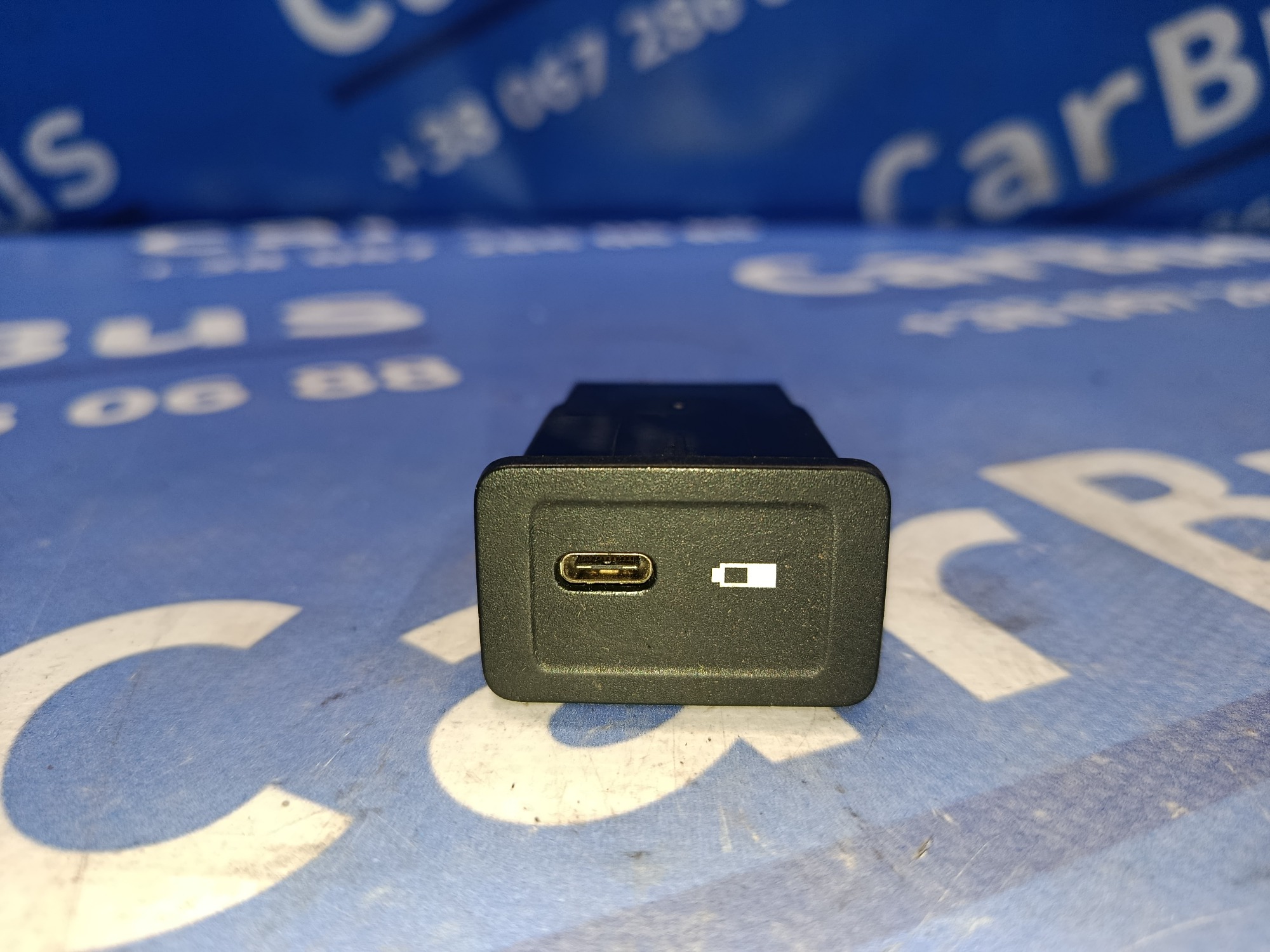 USB блок Mercedes-Benz Sprinter W907 (2014-2024) - 1
