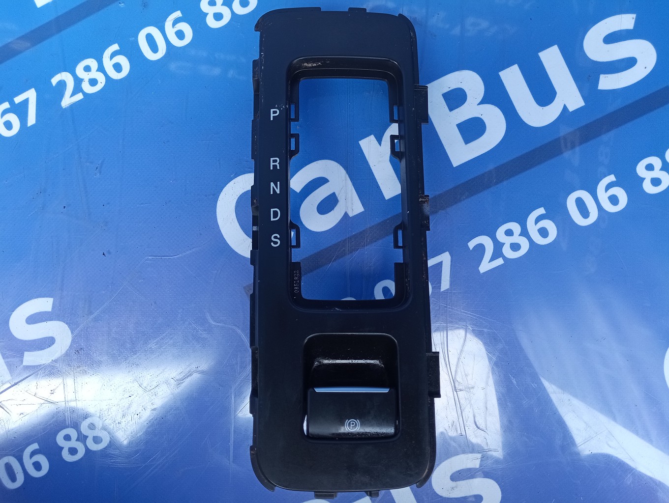 Декоративна накладка на кулісу Ford Escape 3 FL ( 2012 - 2019 ) - 1