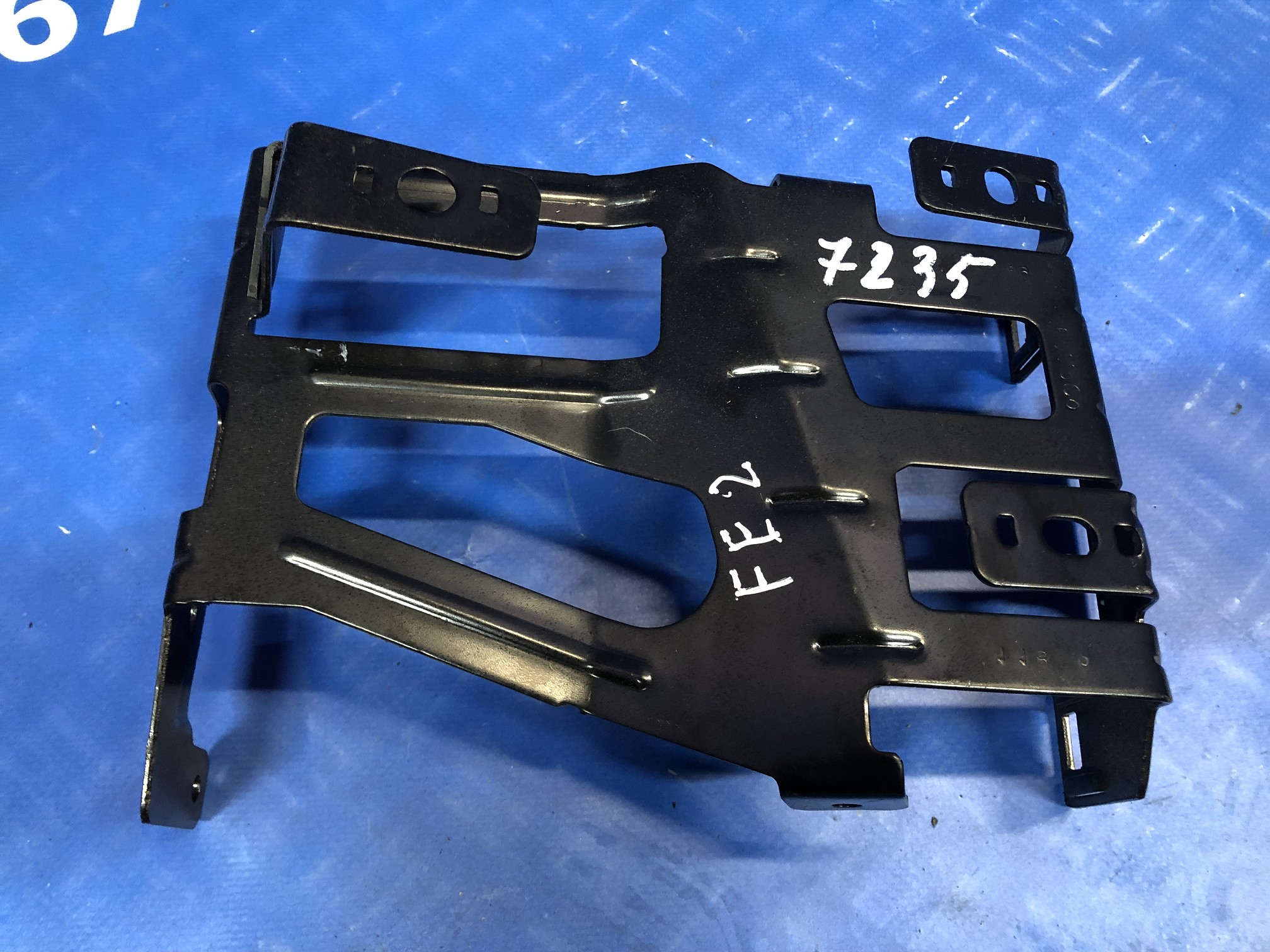 Крепление Ford Escape 3 FL ( 2012 - 2019 ) - 1