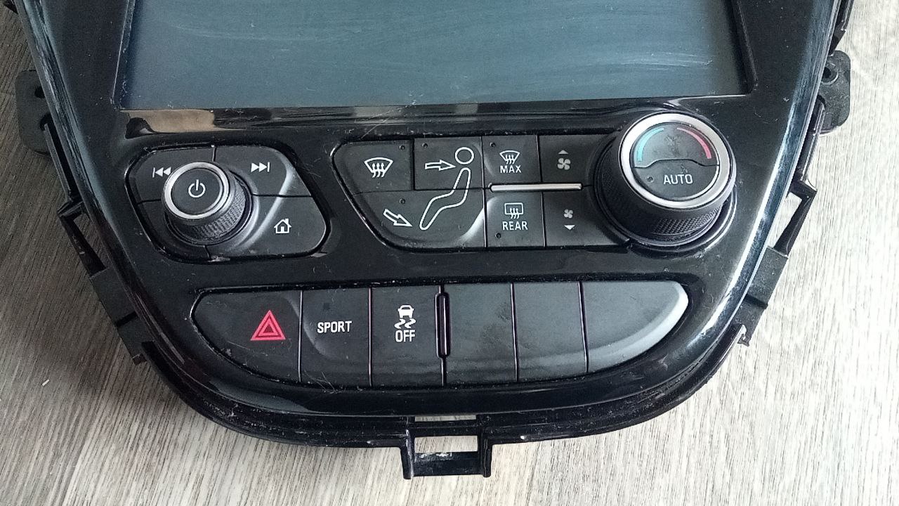 Панель управления климат-контроля Chevrolet Bolt EV (2017-2021) - 1