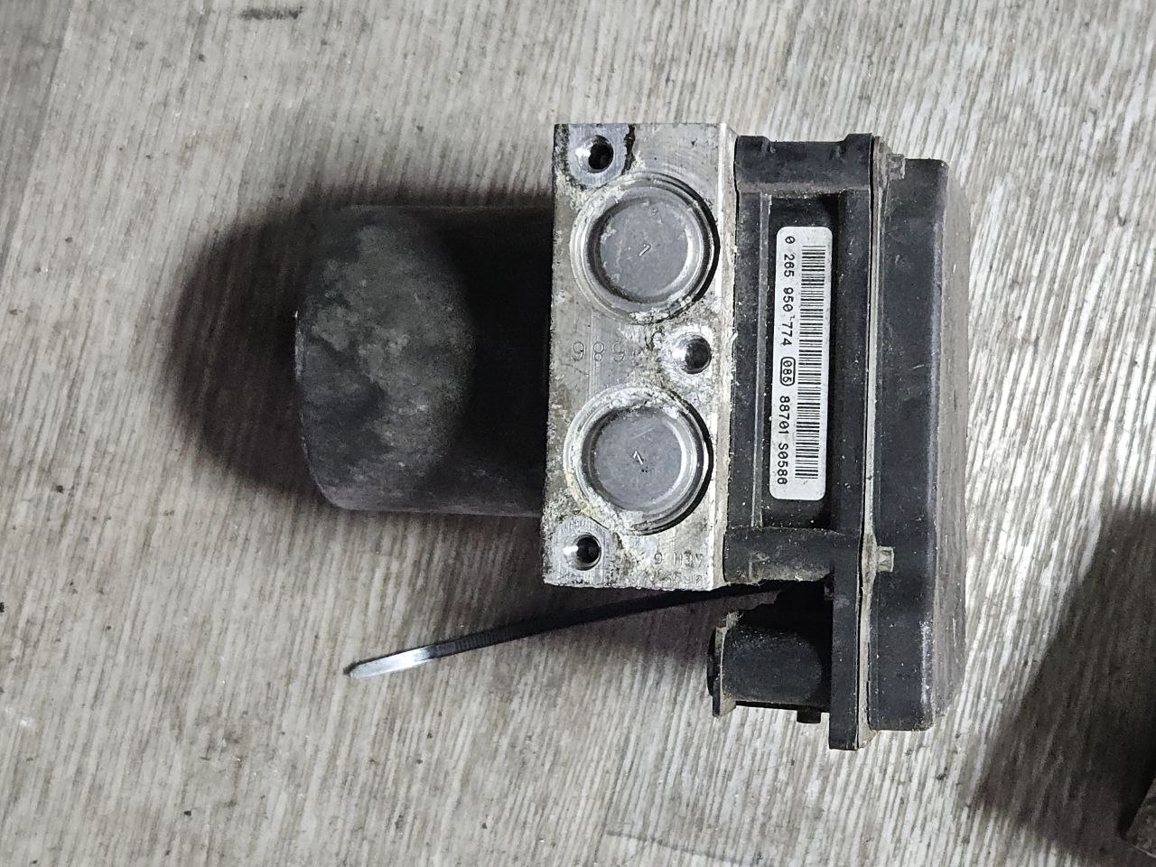 Блок керування ABS Ford Transit MK7 (V347 / V348; 2006—2013 - 1