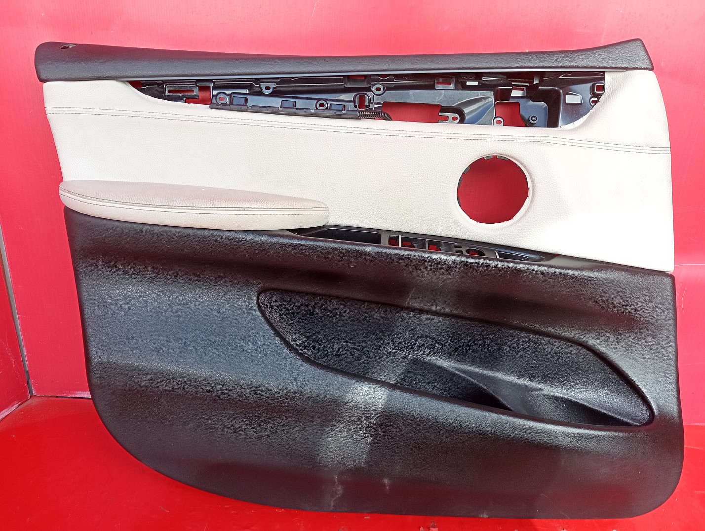 Обшивка (карта) двері передньої лівої BMW X5 F15 (2013-2018) - 1