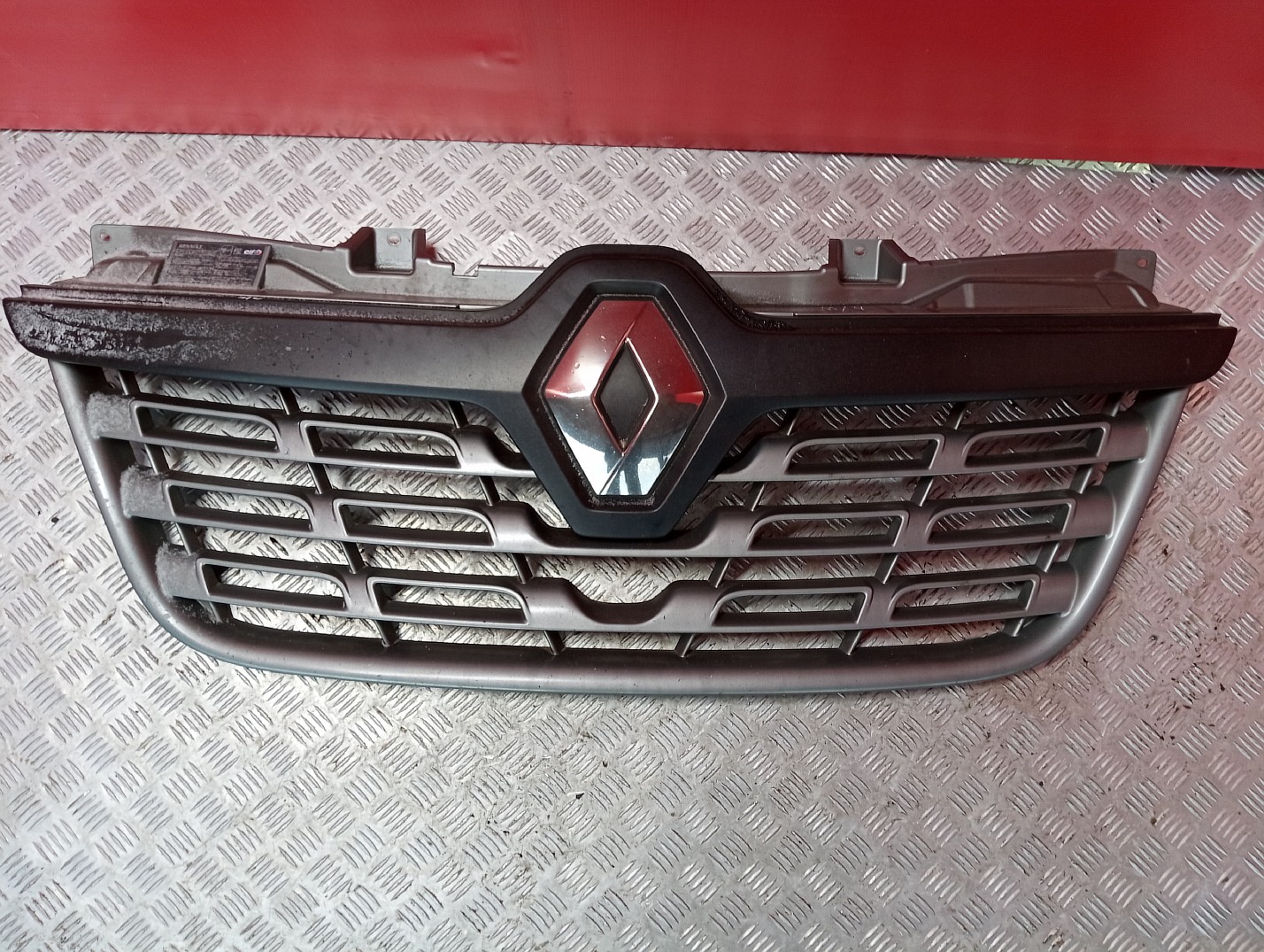 Решітка радіатора RENAULT MASTER III - 1