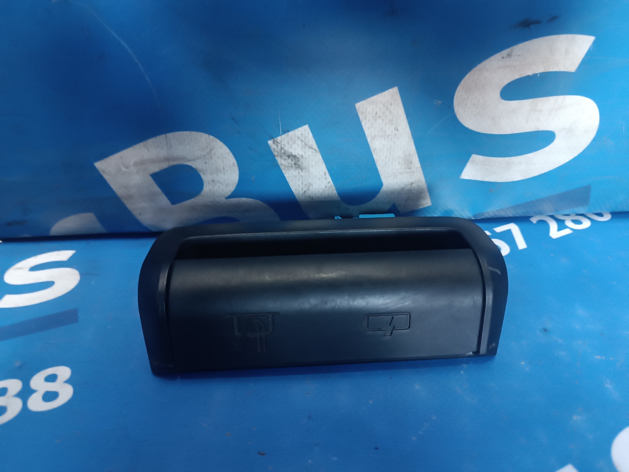 Разъем USB BMW X7 G07 (2018-2022) - 1