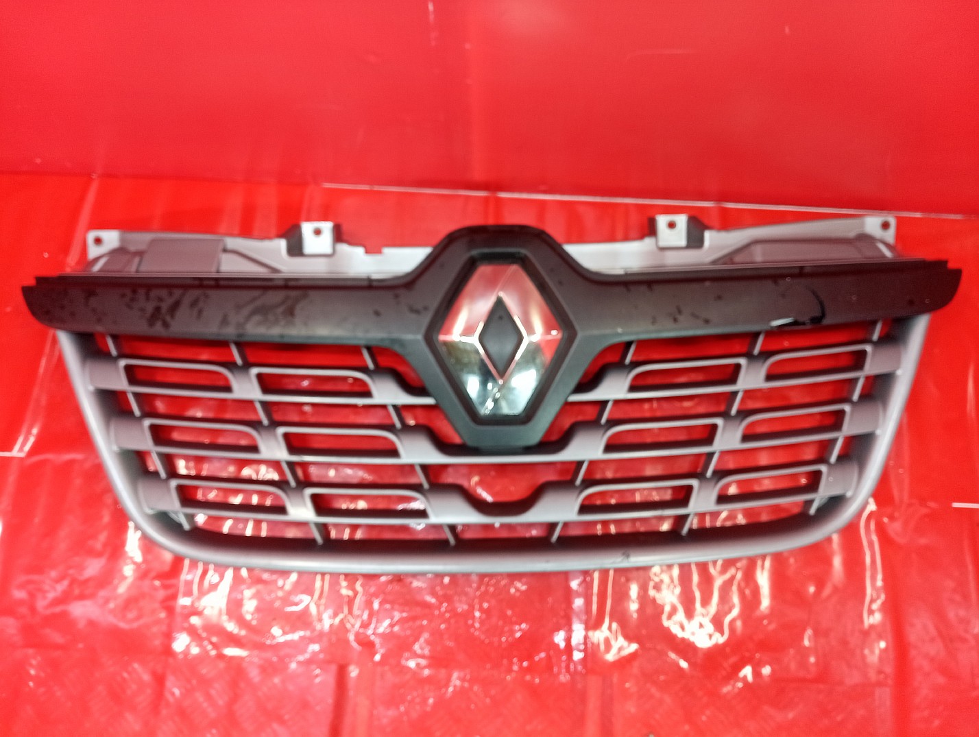 Решітка радіатора RENAULT MASTER III - 1