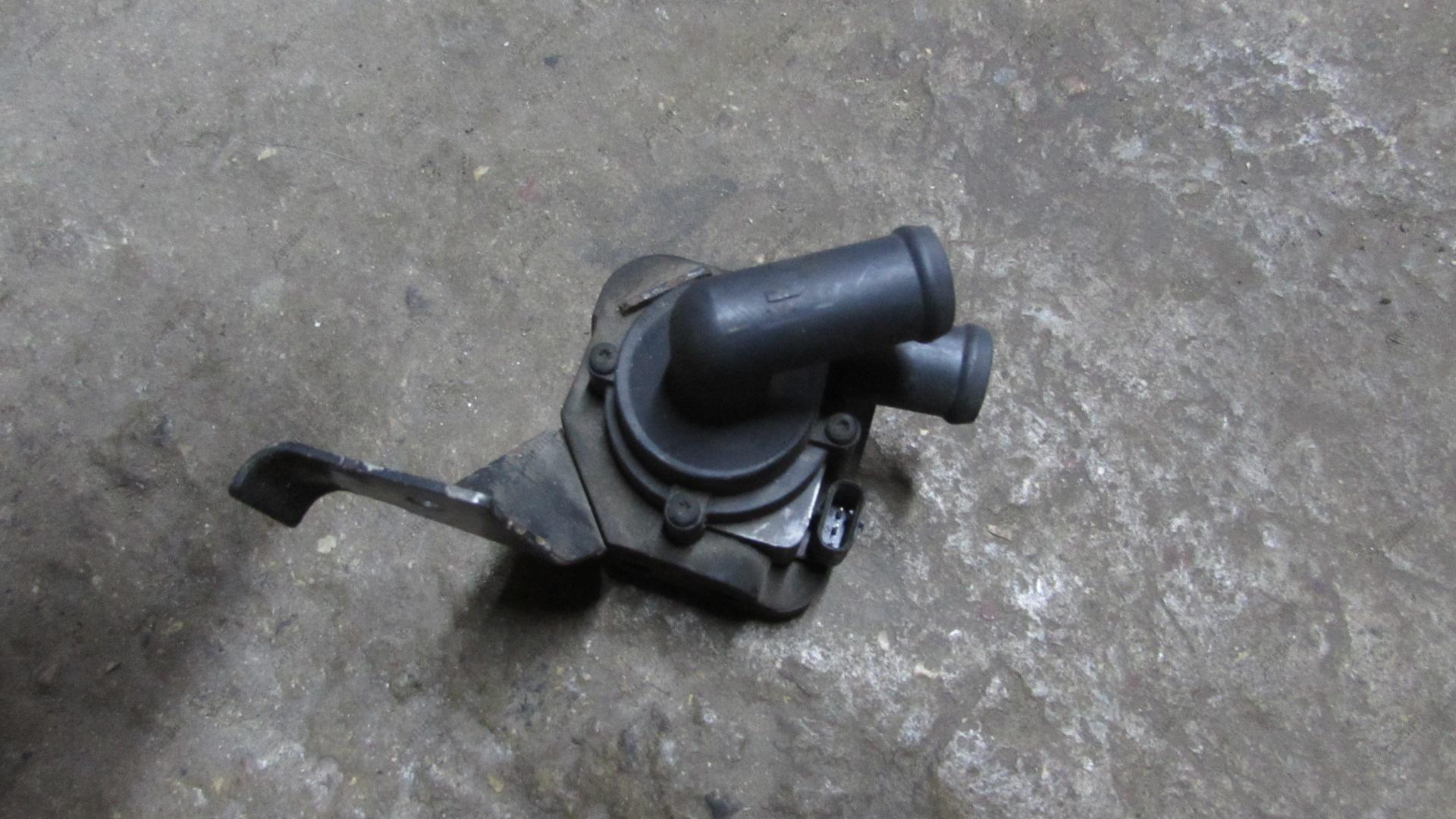 Насос водяной (помпа) BMW X5 E70 (2010-2013) рестайл - 1