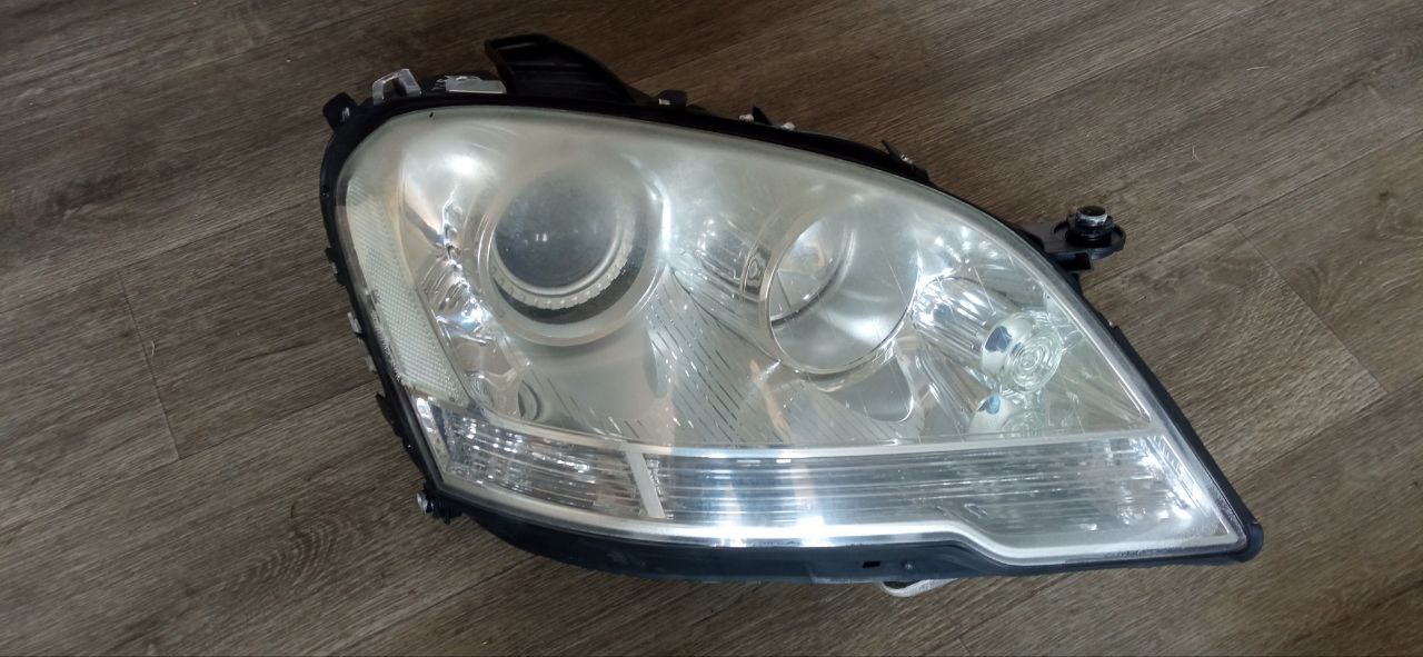 Фара передня права Mercedes ML W164 (2005-2011) - 1