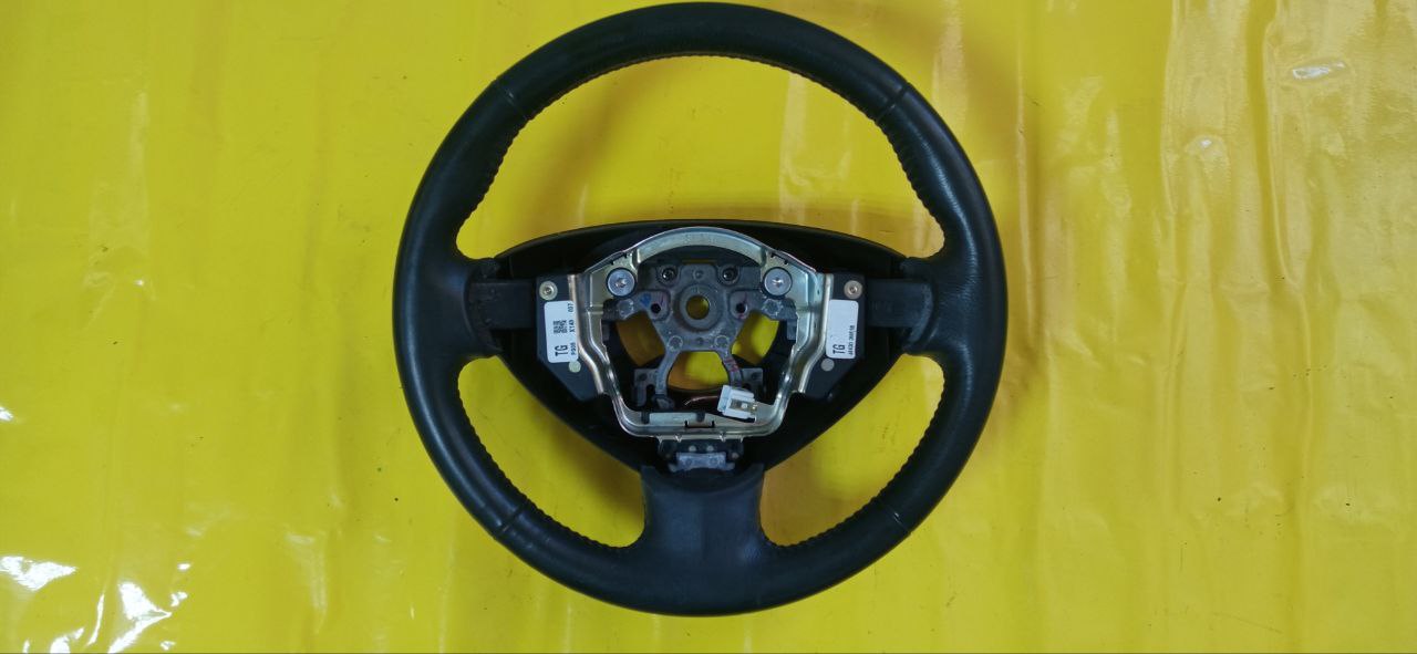 Руль Nissan LEAF I 2010-2017 - 1