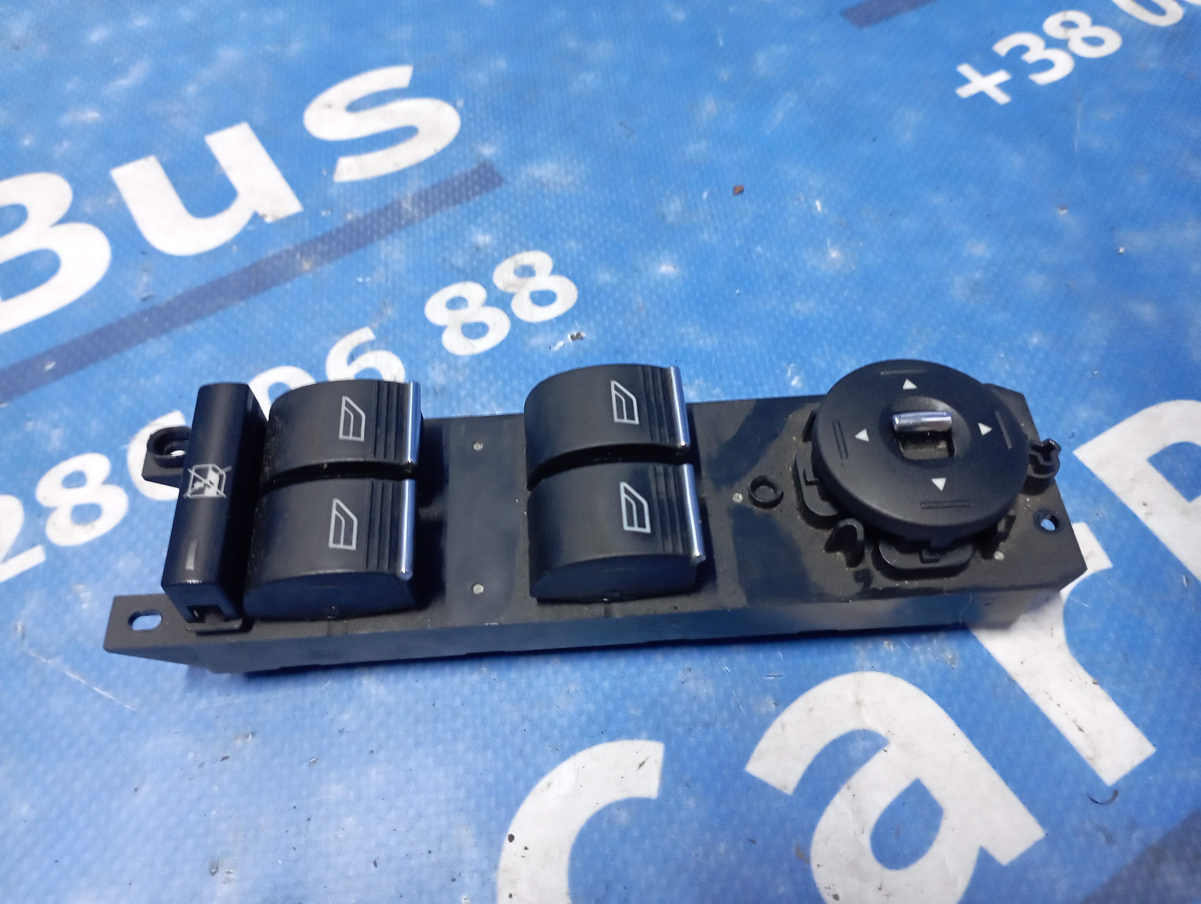 Блок управления стеклоподъемниками Ford Kuga 2 (2012 - 2016) - 1