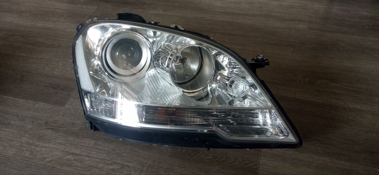 Фара передня права Mercedes ML W164 (2005-2011) - 1