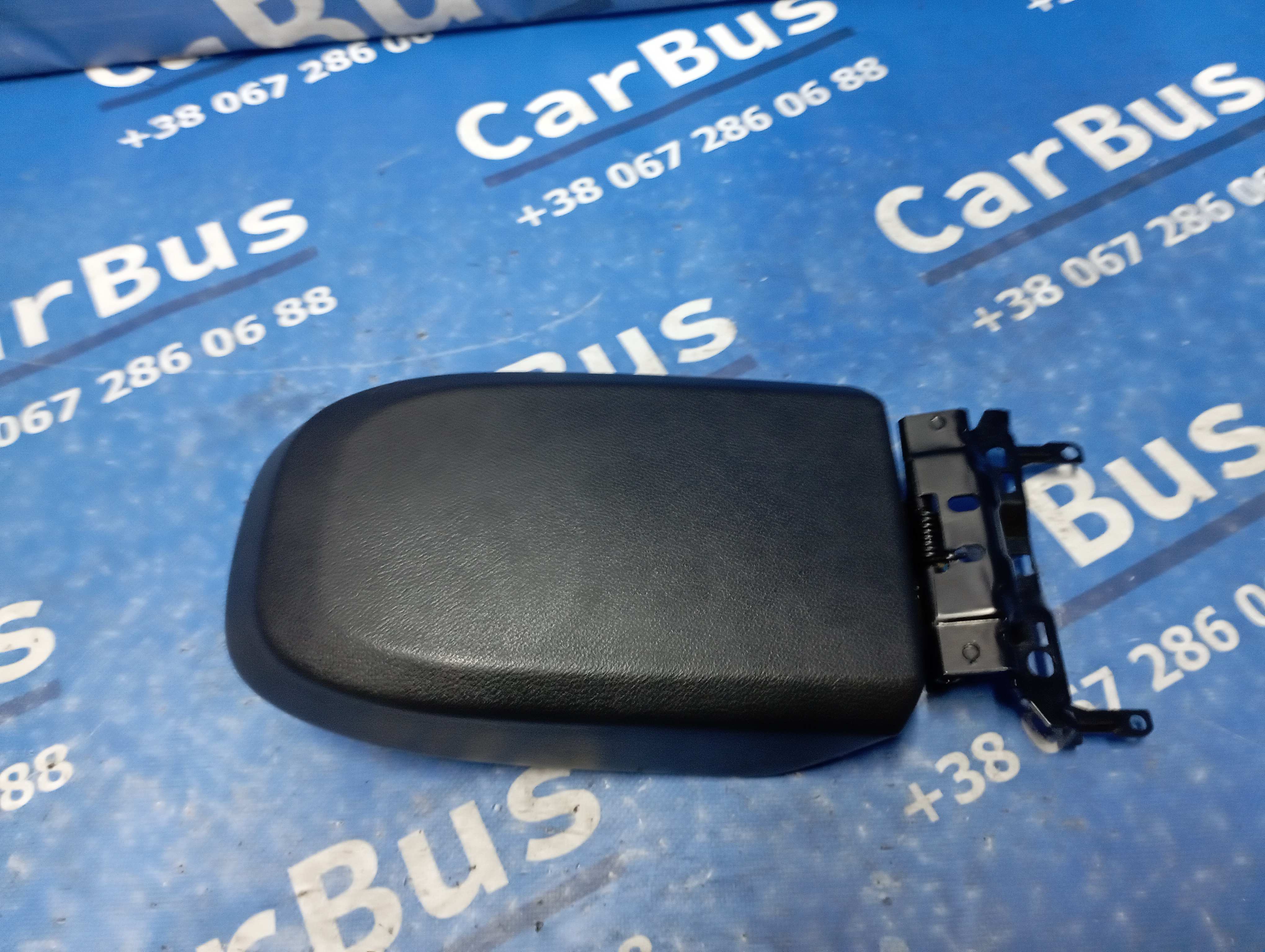 Підлокітник Ford Kuga 2 (2012 - 2016) - 1