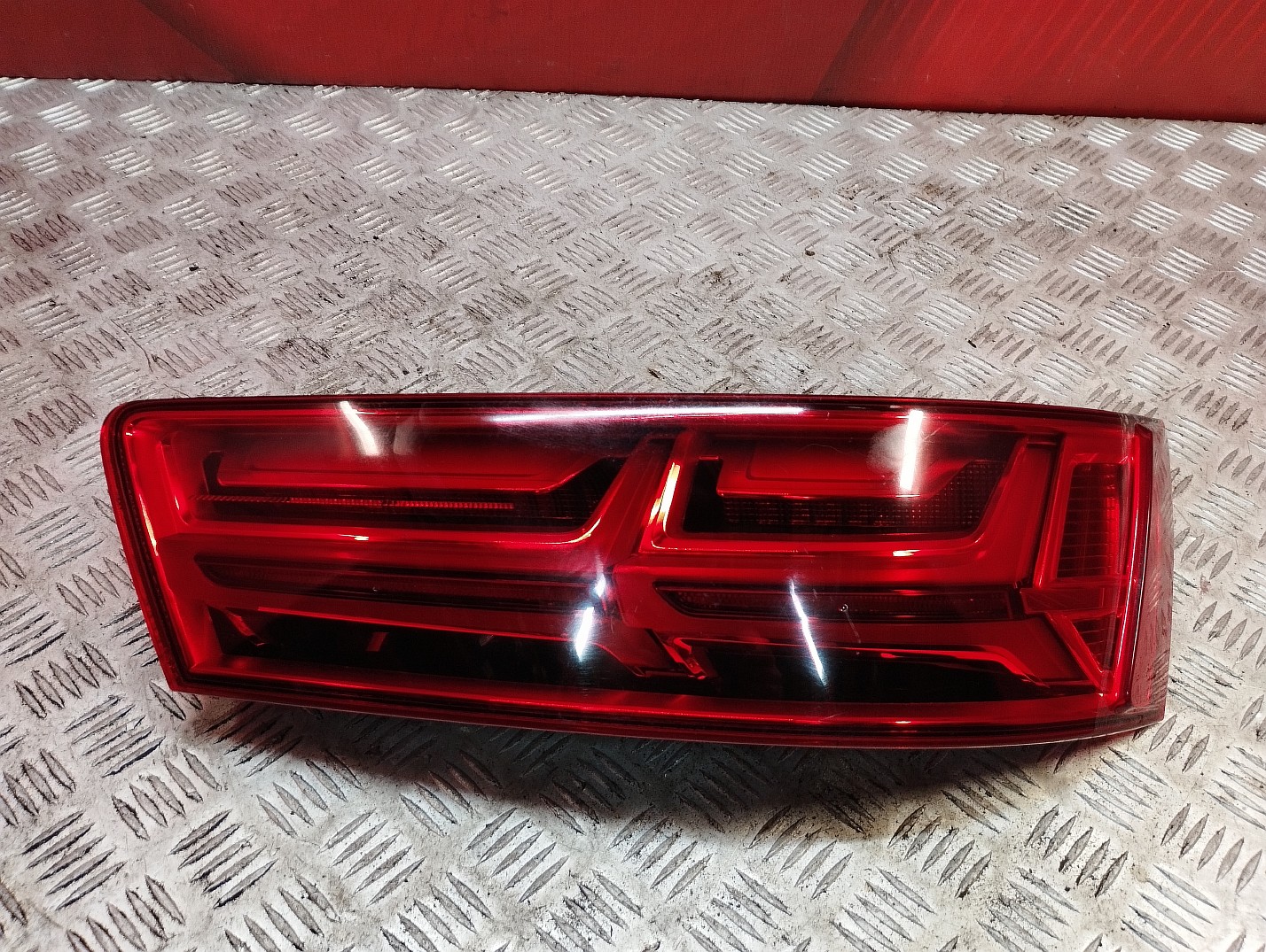 Фонарь задний правый Audi Q7 4M(2015-2020) - 1