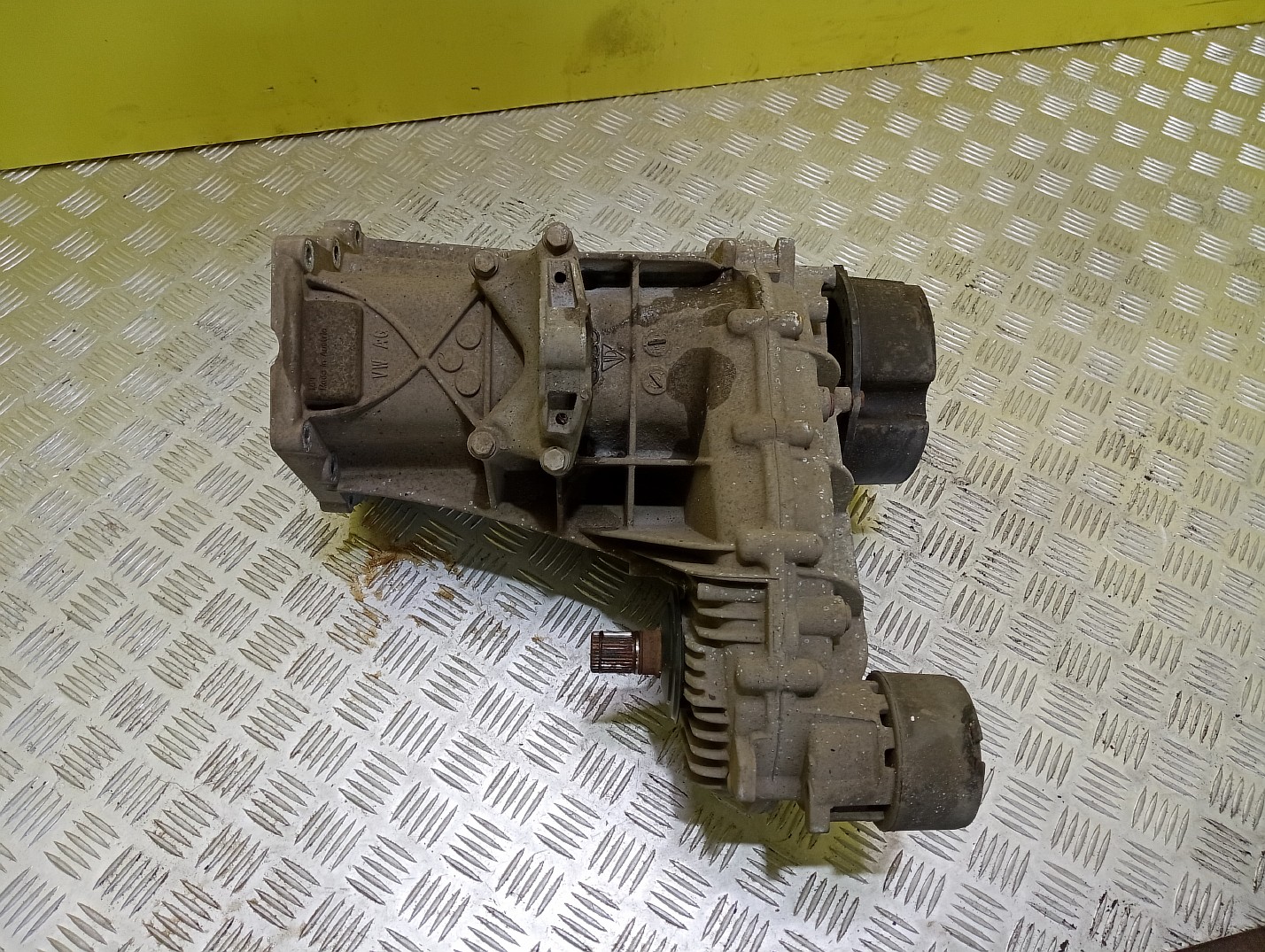 Роздавальна коробка (роздатка) Volkswagen Touareg NF (2010-2014) - 1