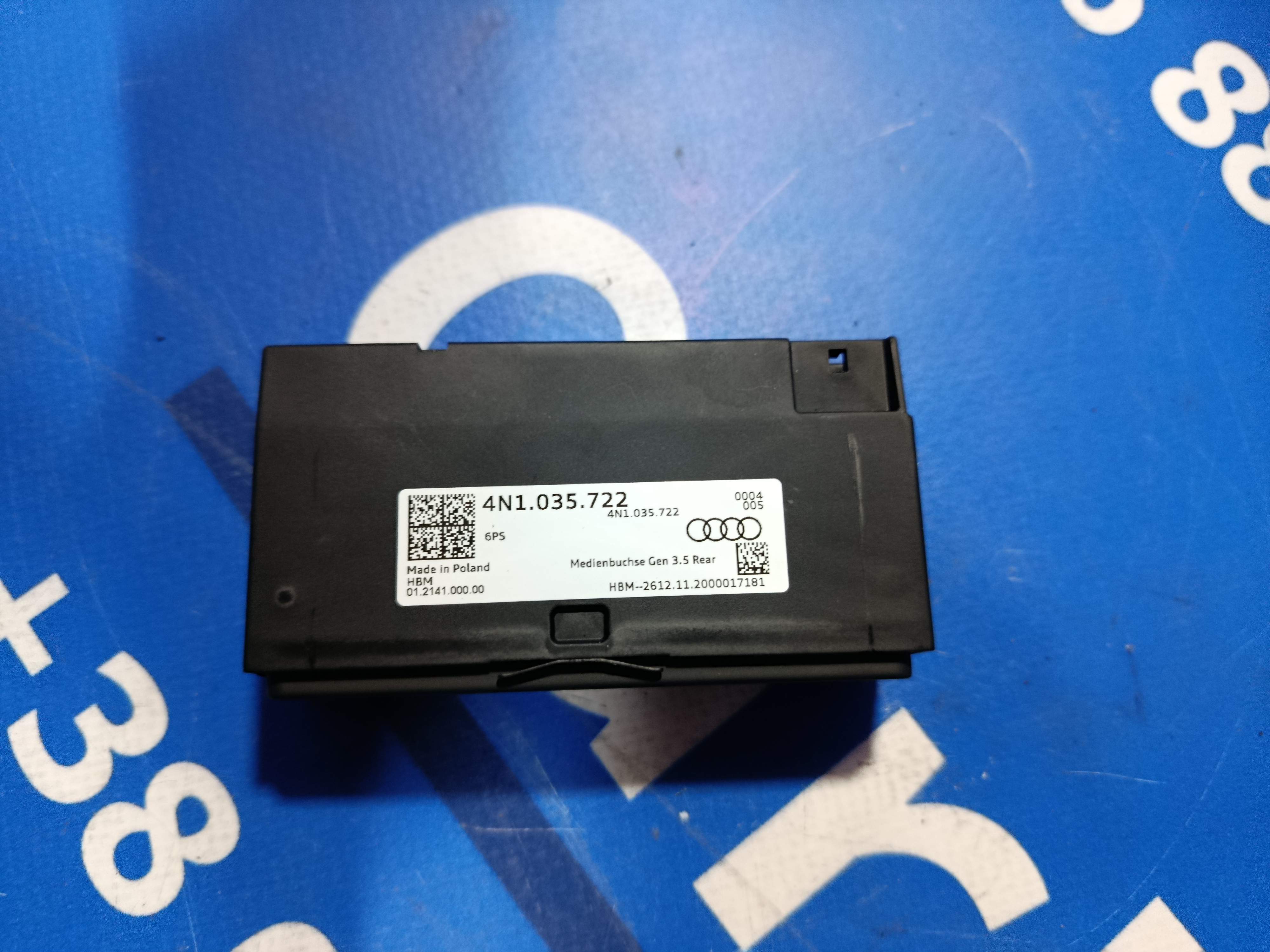 Роз`єм USB Audi E-TRON - 1