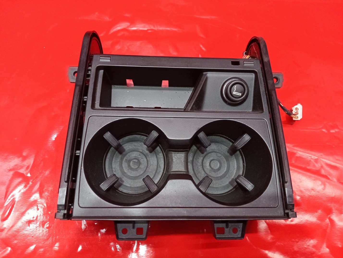 Подстаканник BMW X5 F15 (2013-2018) - 1