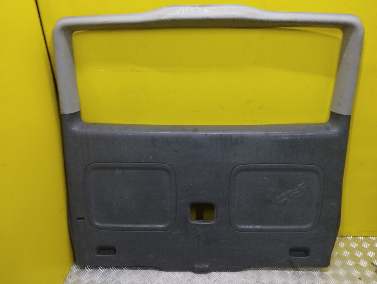 Обшивка кришки (двері) багажника Mercedes-Benz Vito W 639 (2003-2010) дорестайл - 1