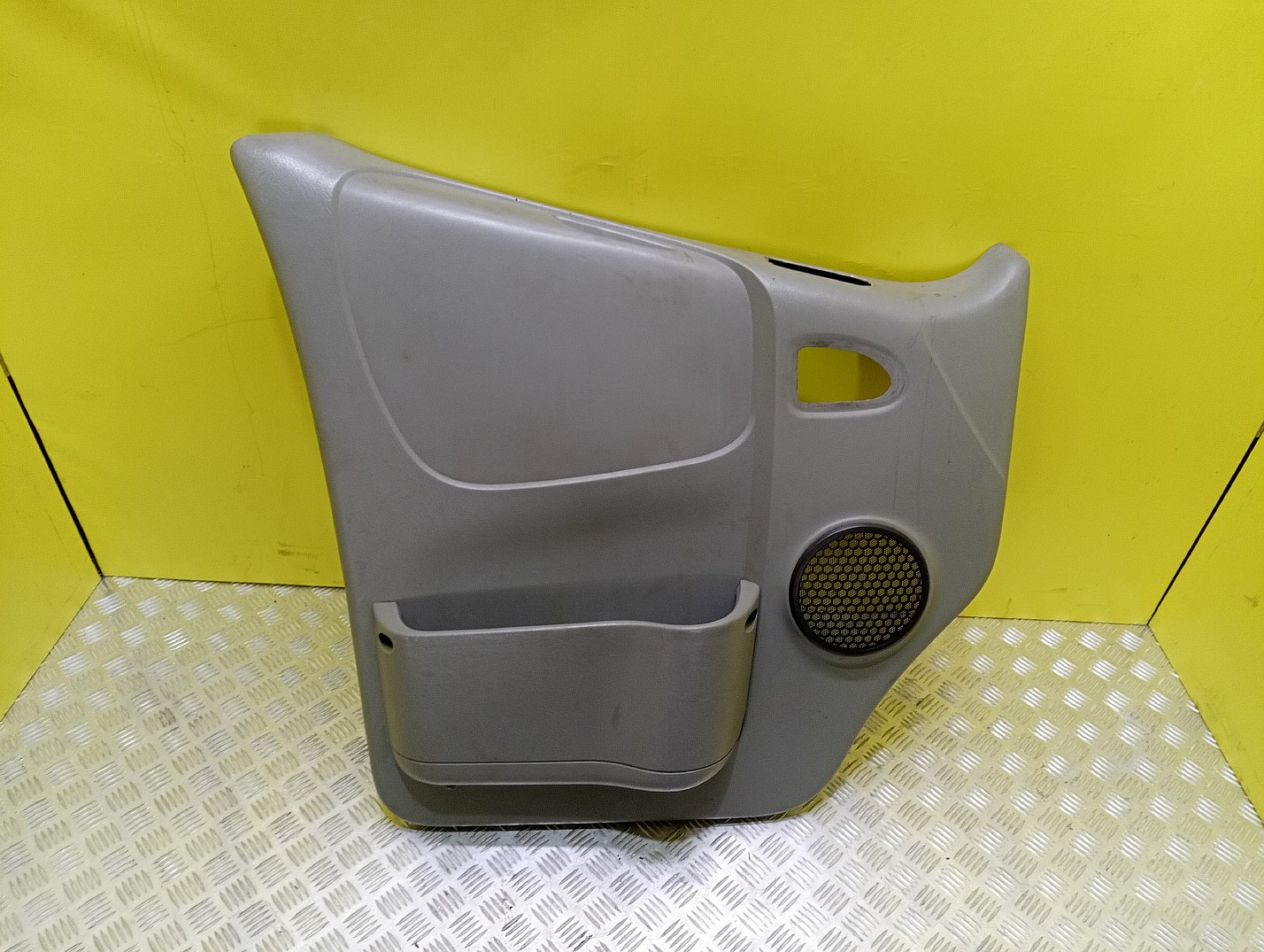 Обшивка (карта) двері передньої лівої Renault Trafic II, Opel Vivaro II, Nissan Primastar II (2006-2014) рестайл - 1
