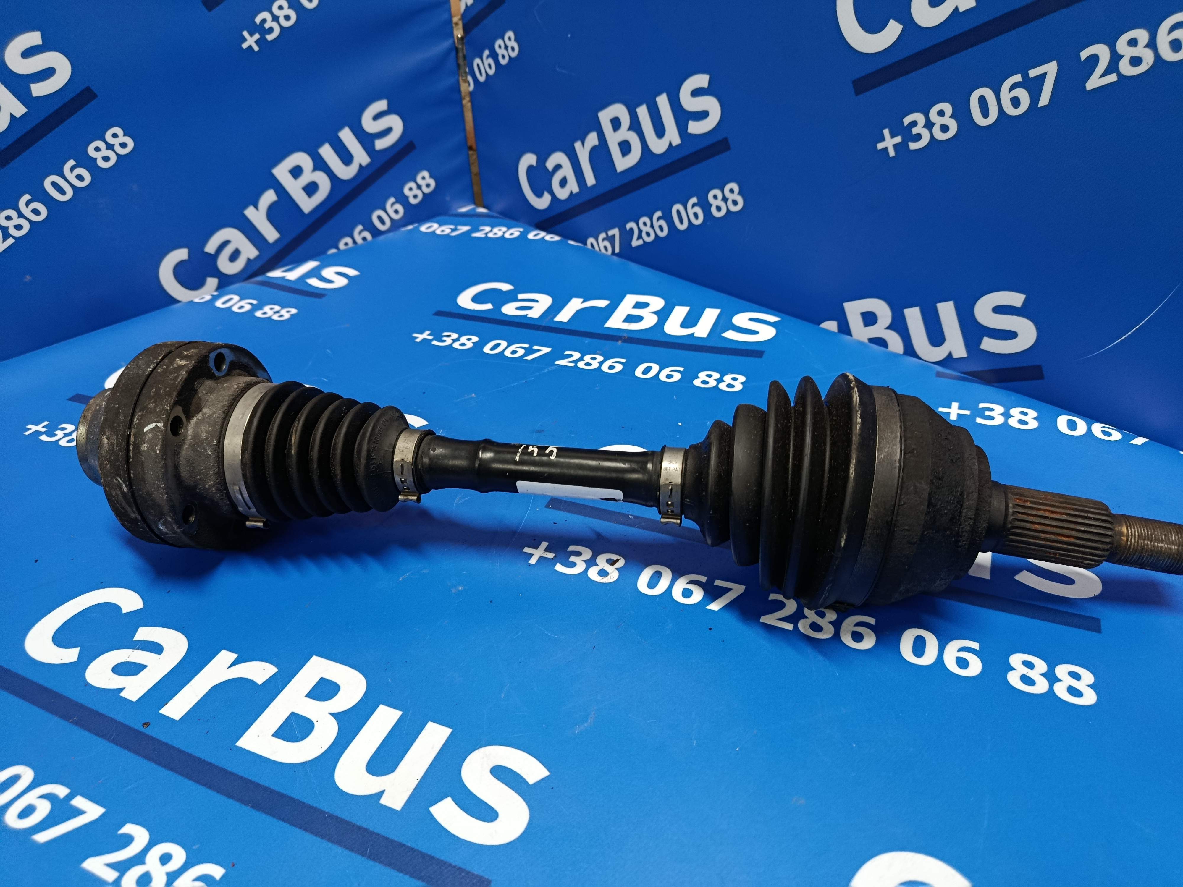 Піввісь передня ліва/права (привідний вал шрус) Volkswagen Touareg (2007-2010) рестайл - 1