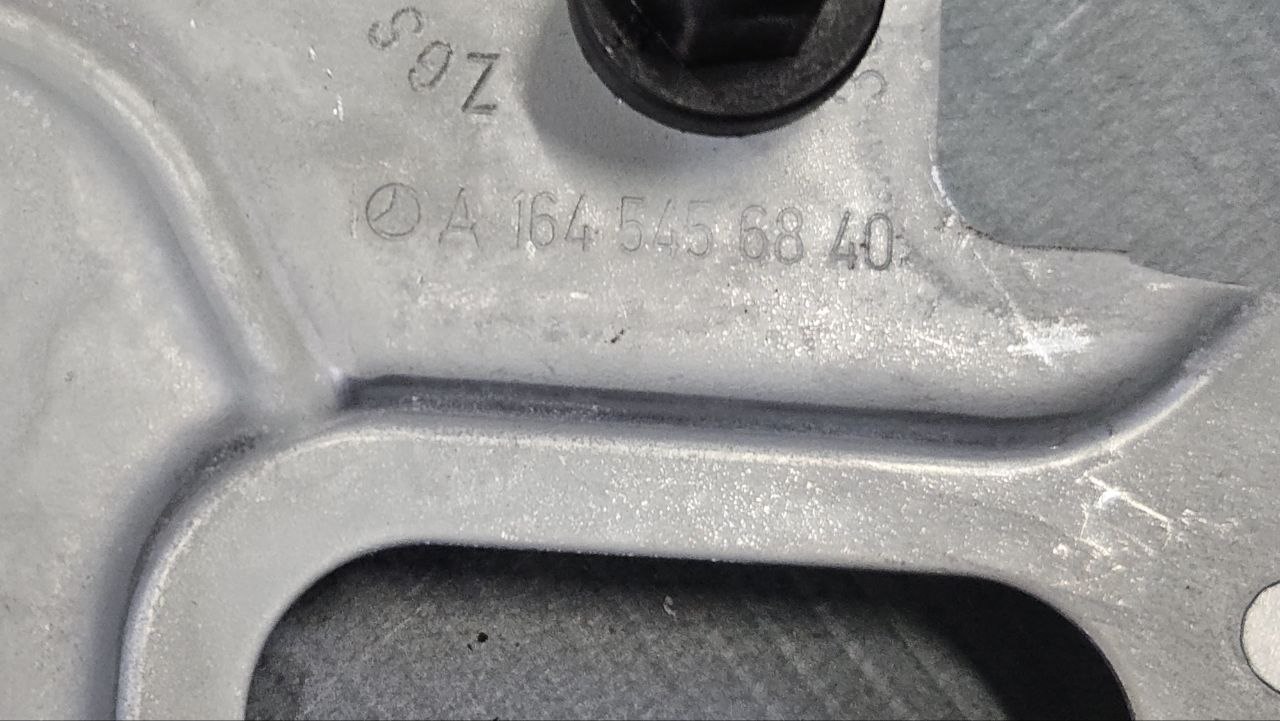 Крепление Mercedes ML W164 (2005-2011) - 1