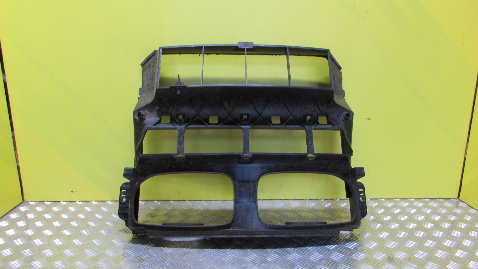 Панель передняя (телевизор) BMW X5 E70 (2007-2010) дорестайл - 1
