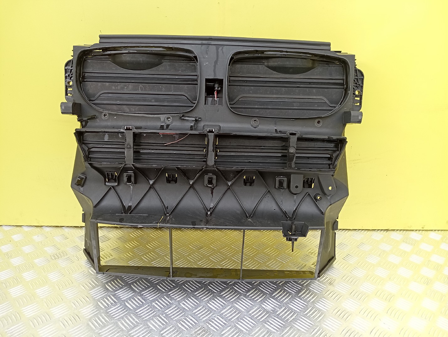 Панель передняя (телевизор) BMW X5 E70 (2010-2013) рестайл - 1