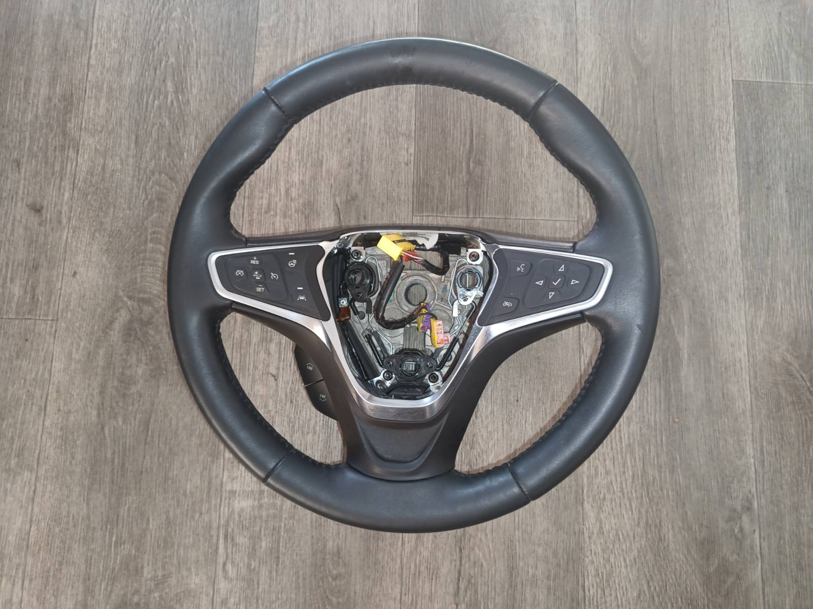 Руль Chevrolet Bolt EV (2017-2021) - 1