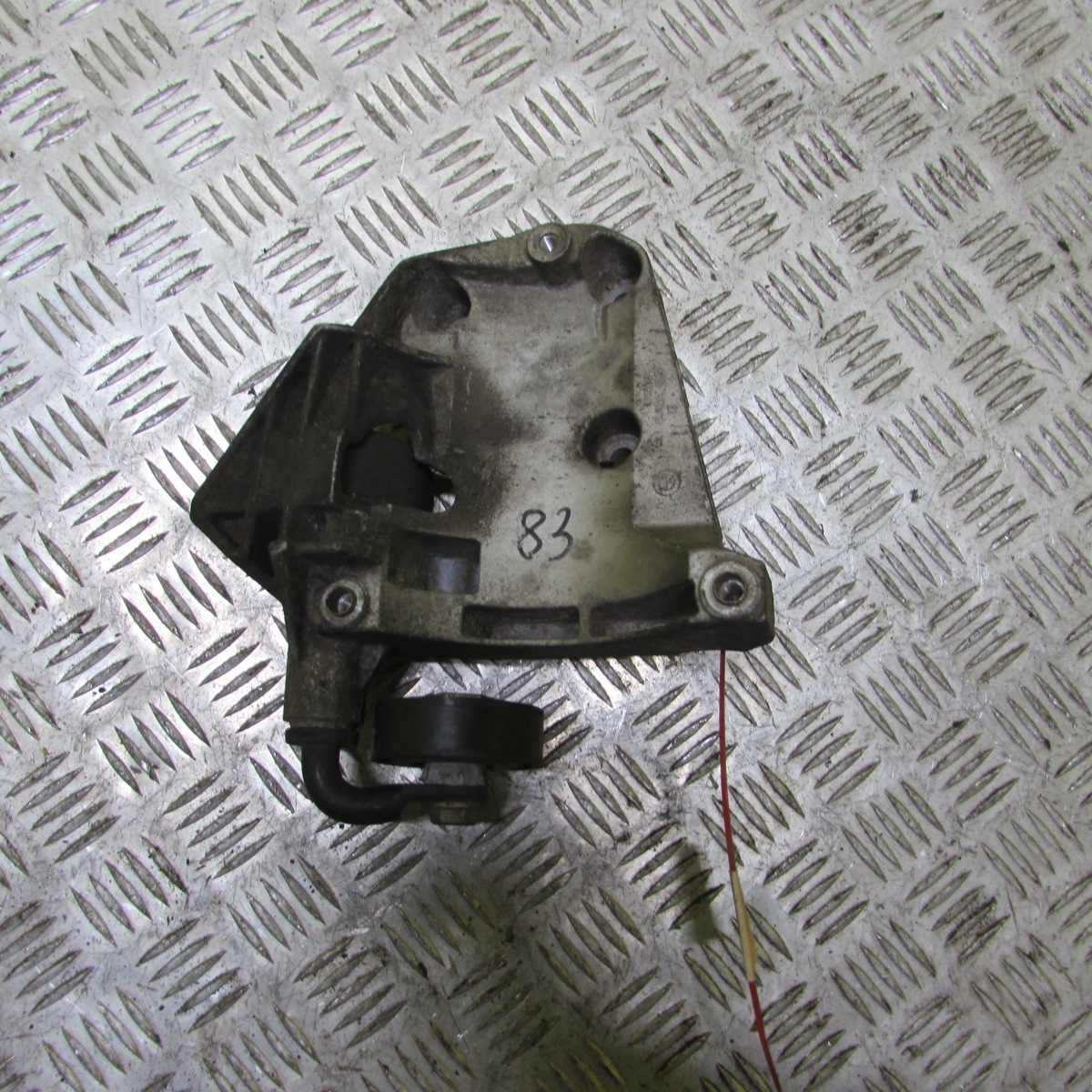 Кронштейн кондиционера BMW X5 E53 (2003-2006) рестайл - 1
