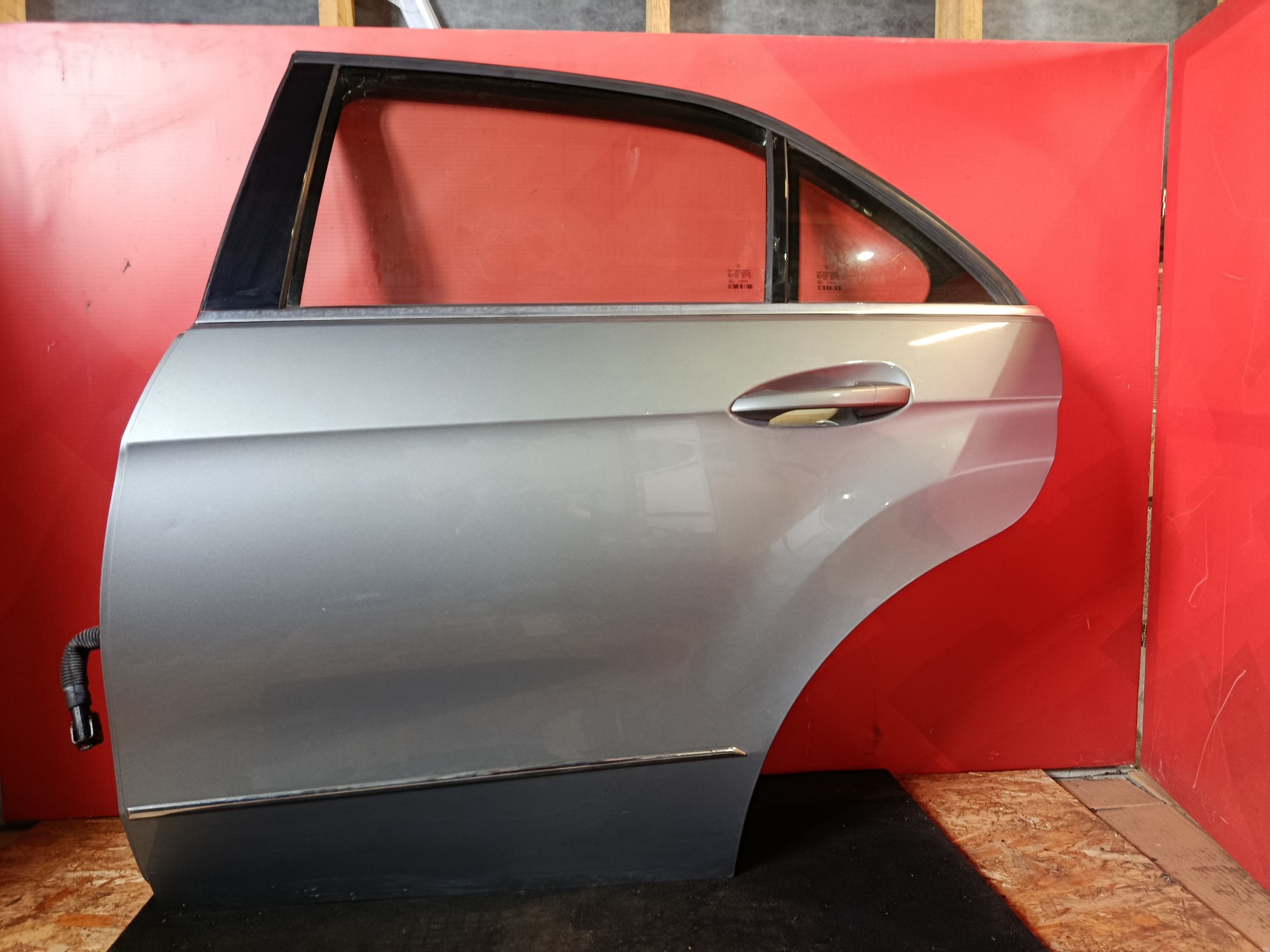 Дверь задняя левая E-class W212 - 1