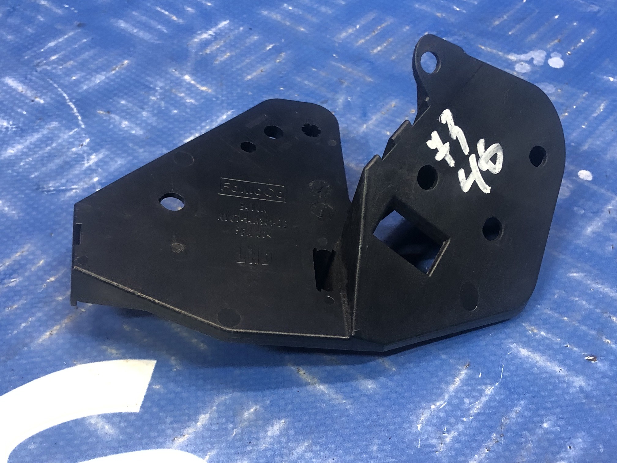 Крепление Ford Escape 3 FL ( 2012 - 2019 ) - 1