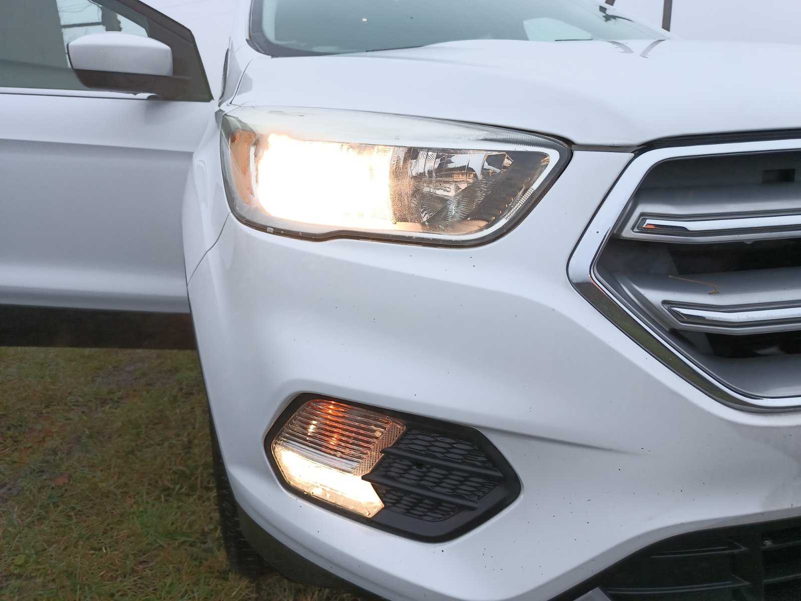 Фара передняя правая Ford Escape 2017-2019 - 1