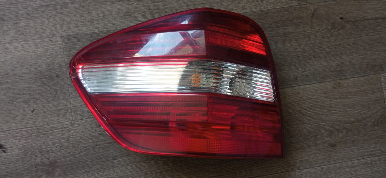 Фонарь задний левый Mercedes ML W164 (2005-2011) - 1