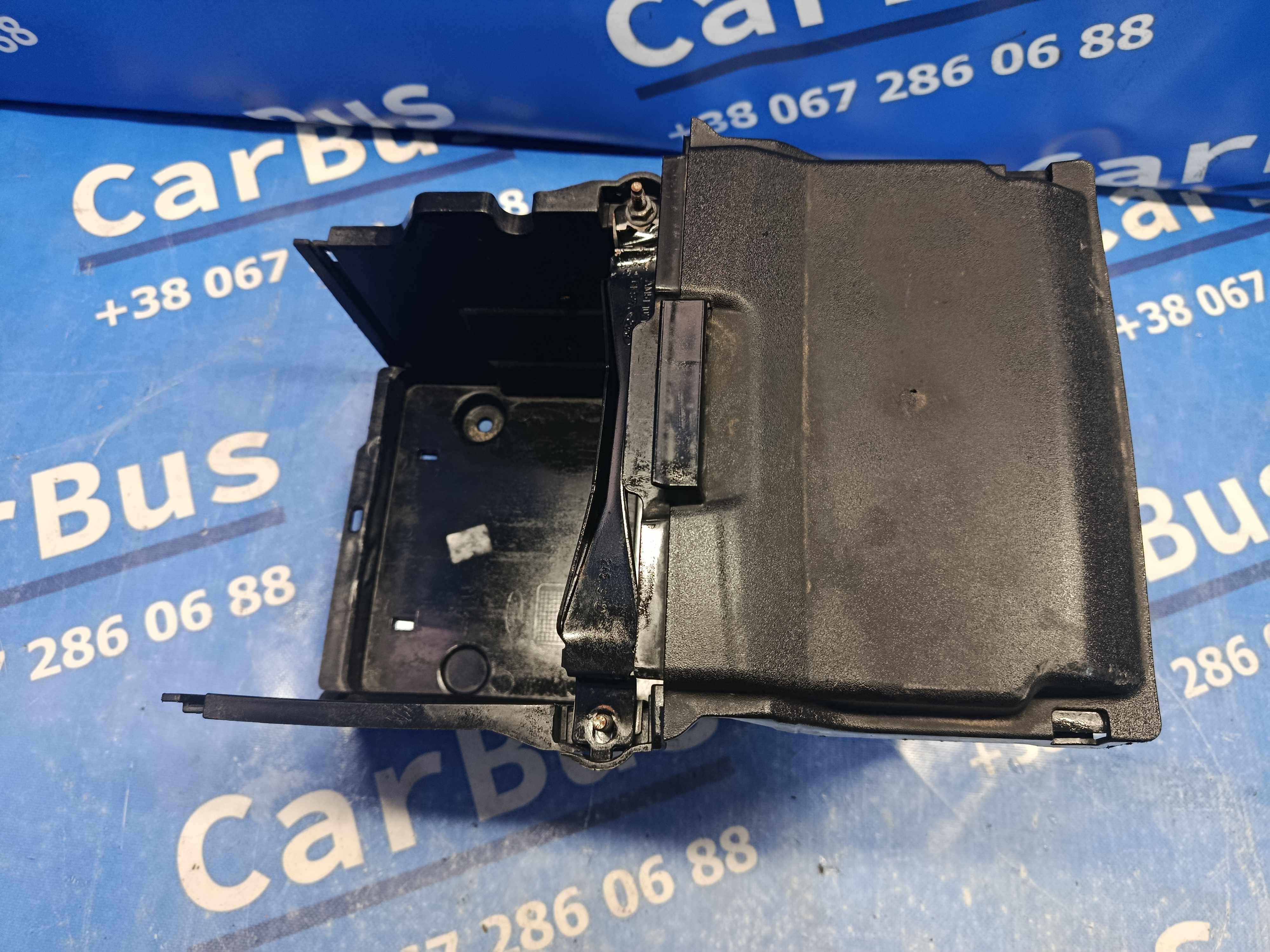 Крепление (корпус) аккумулятора Ford Kuga 2 (2012 - 2016) - 1