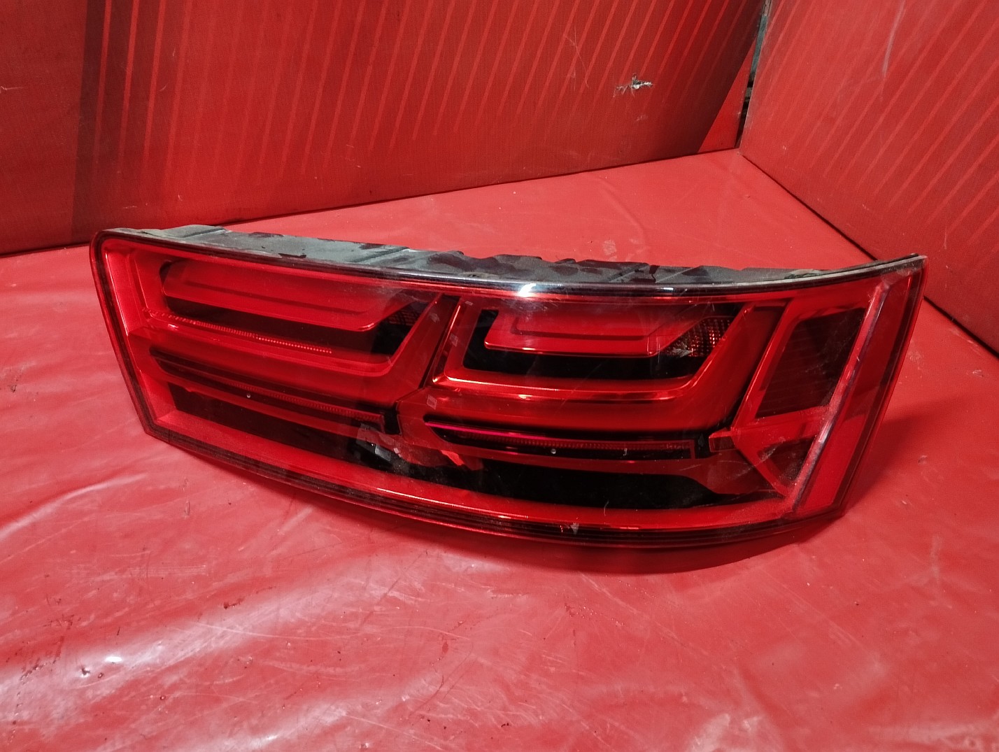 Фонарь задний правый Audi Q7 4M(2015-2020) - 1