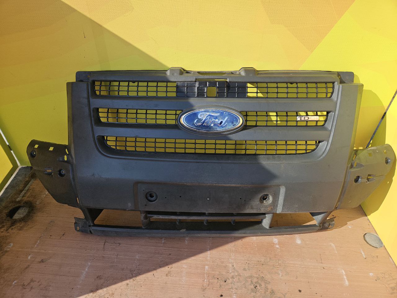Бампер передний Ford Transit MK7 (V347 / V348; 2006—2013 - 1