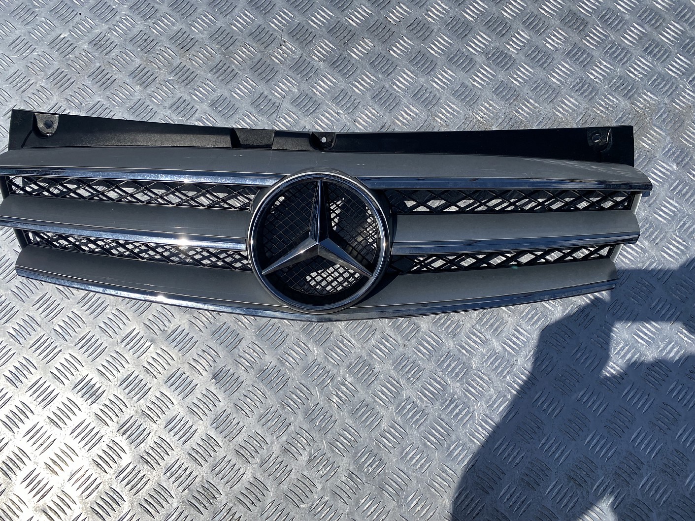 Решітка радіатора Mercedes-Benz Vito W 639 (2003-2010) дорестайл - 1