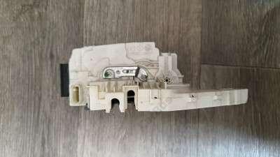 Замок дверей задньої лівої Mercedes ML W166 (з 2011)