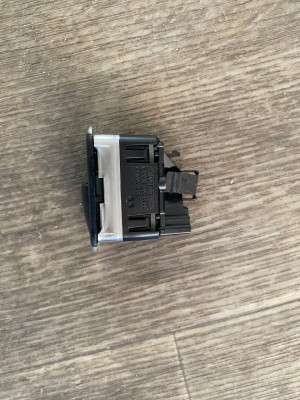 Кнопка открывания багажника E-class W212