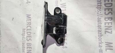 Петля двері права (низ/верх, зад/перед) Mercedes ML W164 (2005-2011)