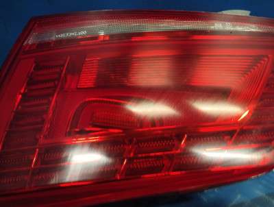 Ліхтар кришки багажника правий Volkswagen Touareg FL (2015-2018) - 2