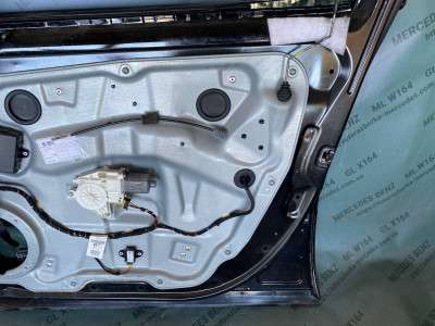 Дверь передняя правая Mercedes GL X164